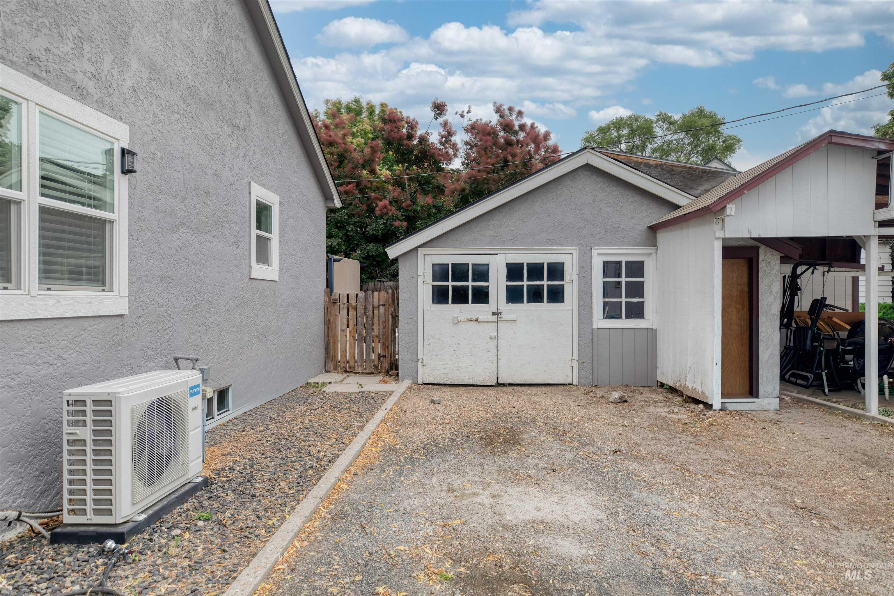 515 S 16Th Ave, Caldwell, Idaho 83605-4228, 4 Bedrooms, 2 Bathrooms, Residential For Sale, Price $335,000,MLS 98989433