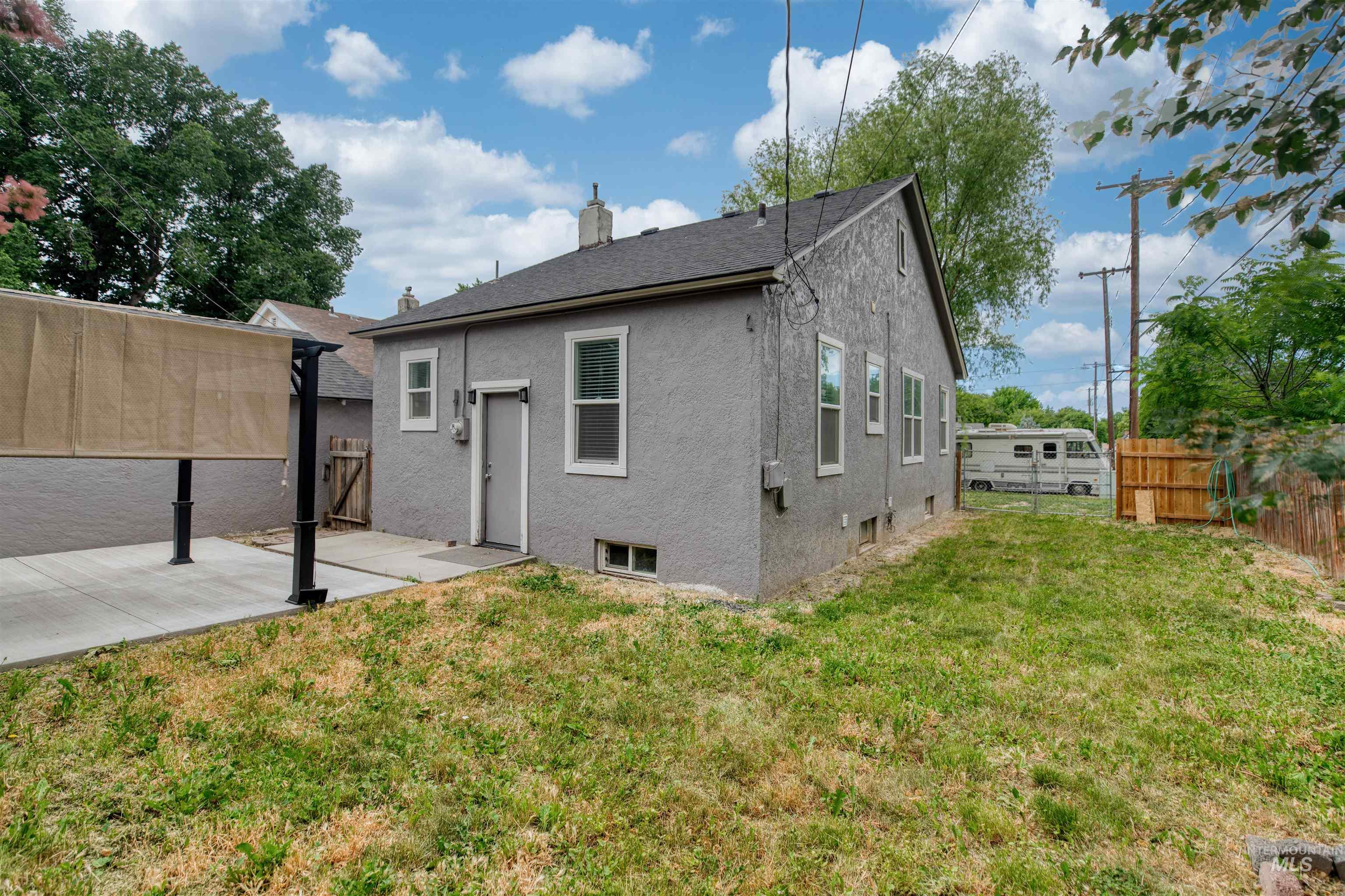 515 S 16Th Ave, Caldwell, Idaho 83605-4228, 4 Bedrooms, 2 Bathrooms, Residential For Sale, Price $335,000,MLS 98989433