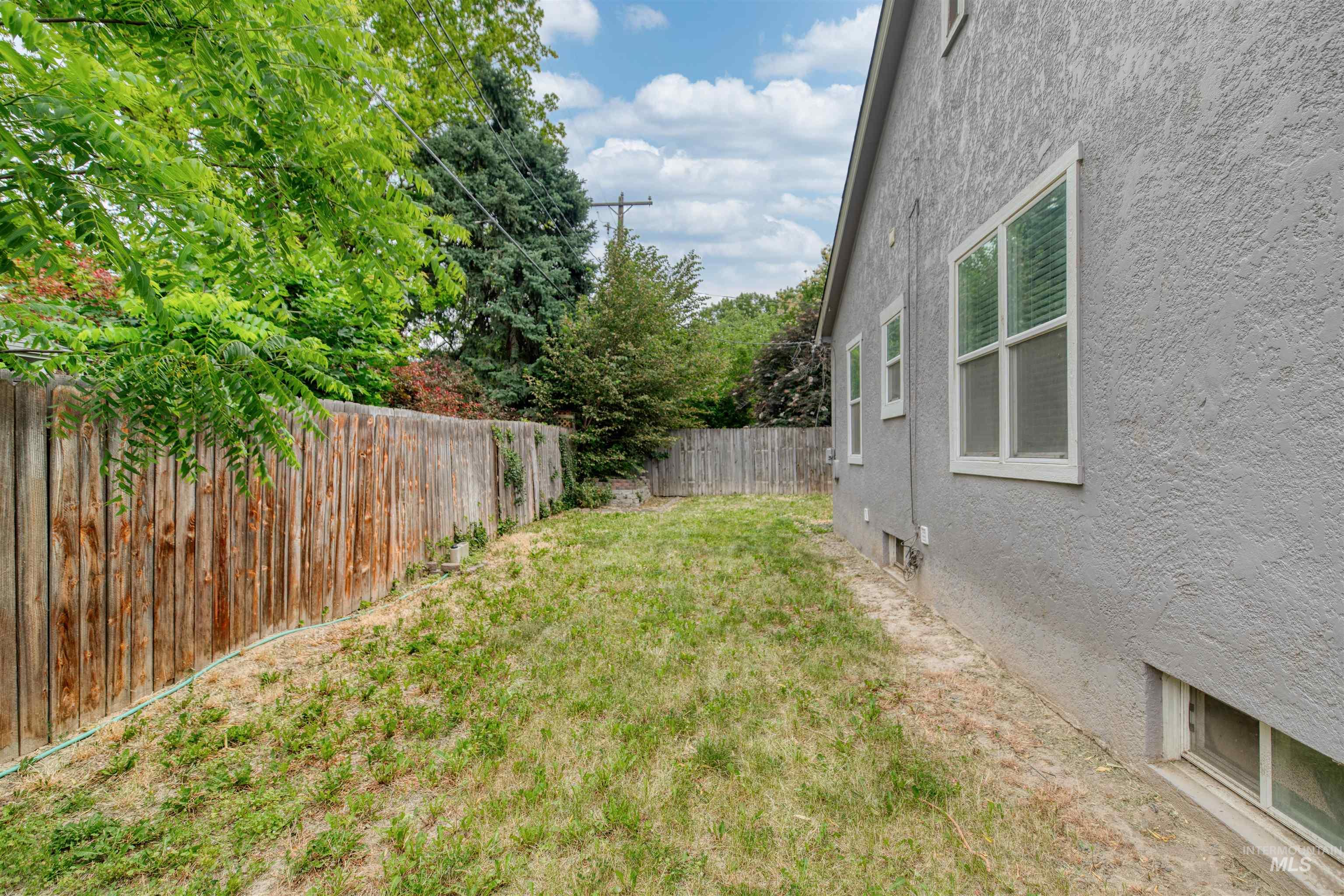 515 S 16Th Ave, Caldwell, Idaho 83605-4228, 4 Bedrooms, 2 Bathrooms, Residential For Sale, Price $335,000,MLS 98989433