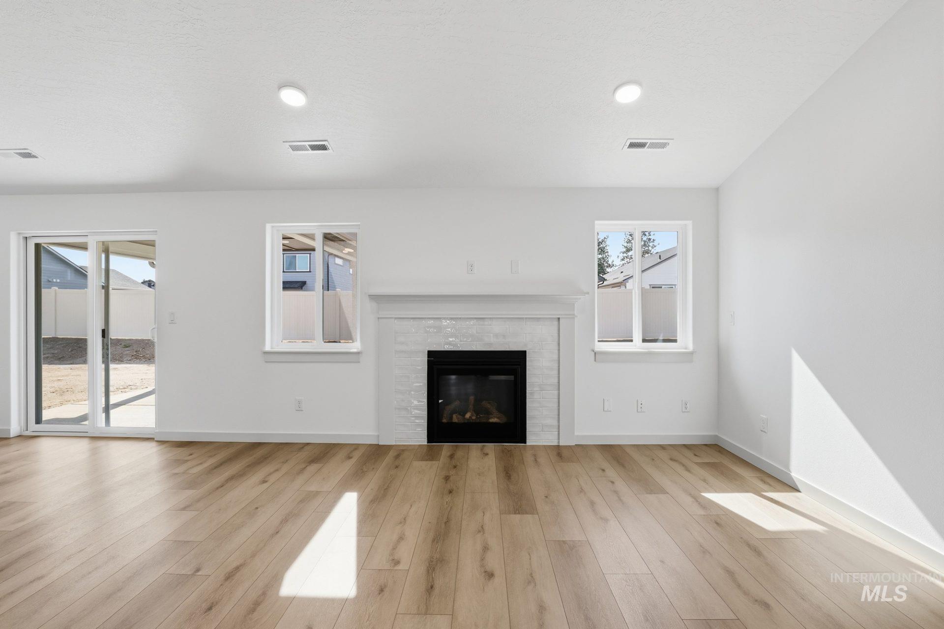 11099 Claremont St, Caldwell, Idaho 83605, 3 Bedrooms, 2 Bathrooms, Residential For Sale, Price $404,990,MLS 98989437