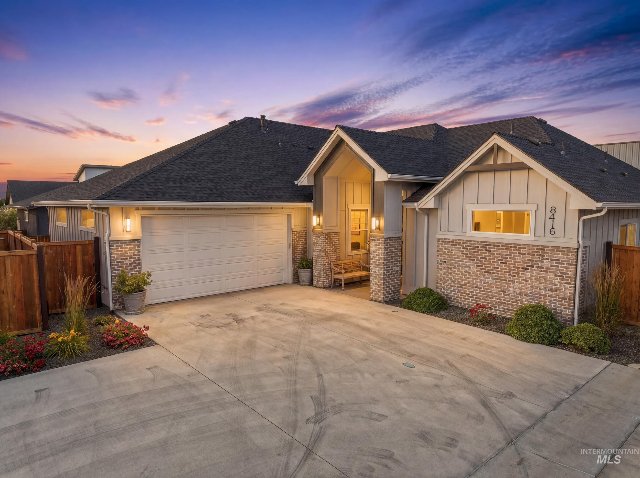 8416 W Meltwater Ln, Eagle, Idaho 83616, 3 Bedrooms, 2 Bathrooms, Residential For Sale, Price $569,900,MLS 98989440