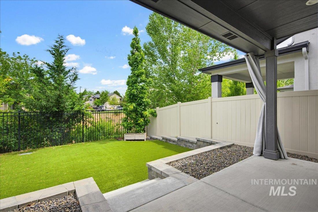 1876 E Knobcone Drive, Meridian, Idaho 83642, 3 Bedrooms, 2.5 Bathrooms, Residential For Sale, Price $539,000,MLS 98989441