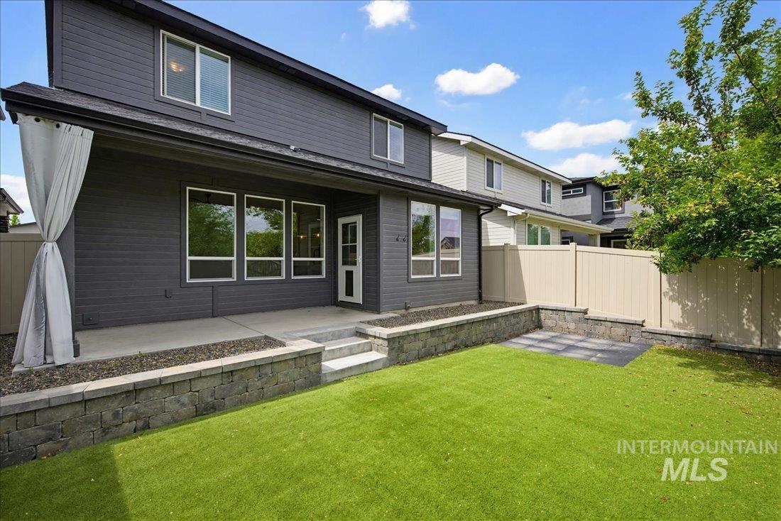 1876 E Knobcone Drive, Meridian, Idaho 83642, 3 Bedrooms, 2.5 Bathrooms, Residential For Sale, Price $539,000,MLS 98989441