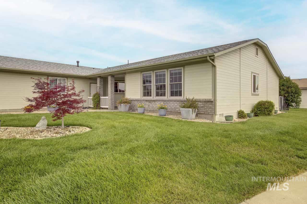 1100 Burnett Dr, Nampa, Idaho 83651, 3 Bedrooms, 2 Bathrooms, Residential For Sale, Price $325,000,MLS 98989445