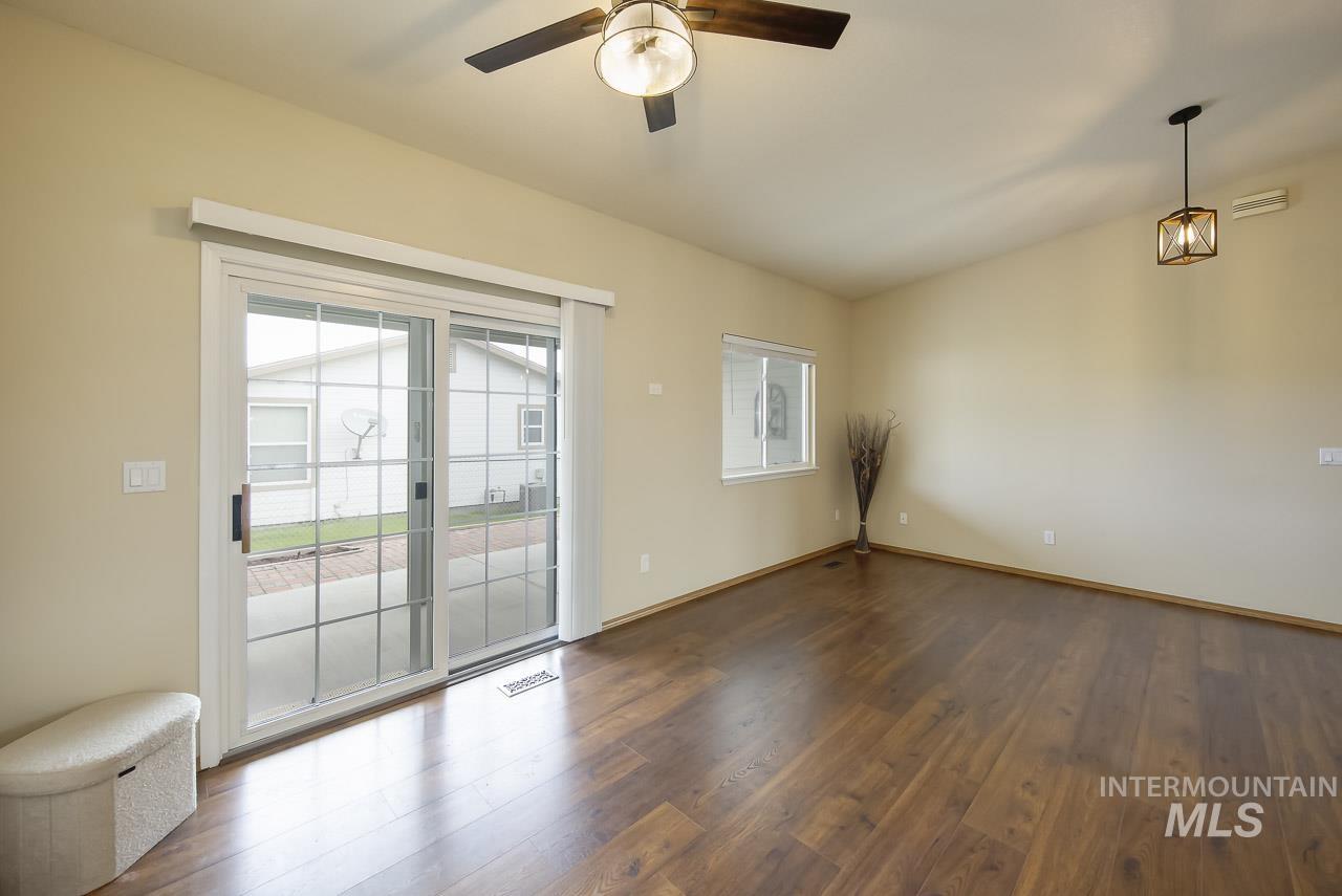 1100 Burnett Dr, Nampa, Idaho 83651, 3 Bedrooms, 2 Bathrooms, Residential For Sale, Price $325,000,MLS 98989445