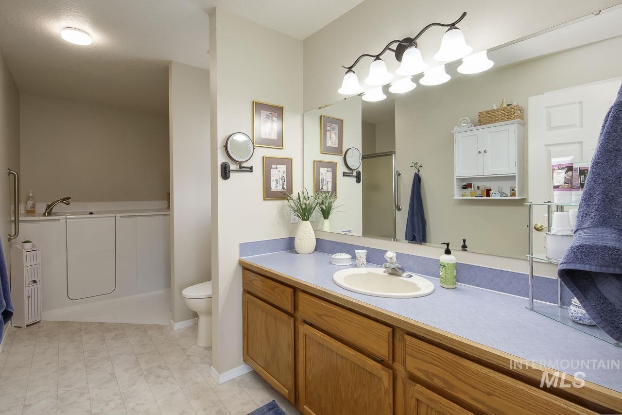 1100 Burnett Dr, Nampa, Idaho 83651, 3 Bedrooms, 2 Bathrooms, Residential For Sale, Price $325,000,MLS 98989445