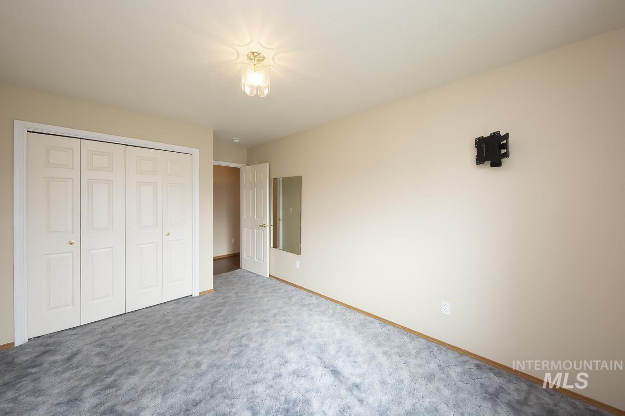 1100 Burnett Dr, Nampa, Idaho 83651, 3 Bedrooms, 2 Bathrooms, Residential For Sale, Price $325,000,MLS 98989445