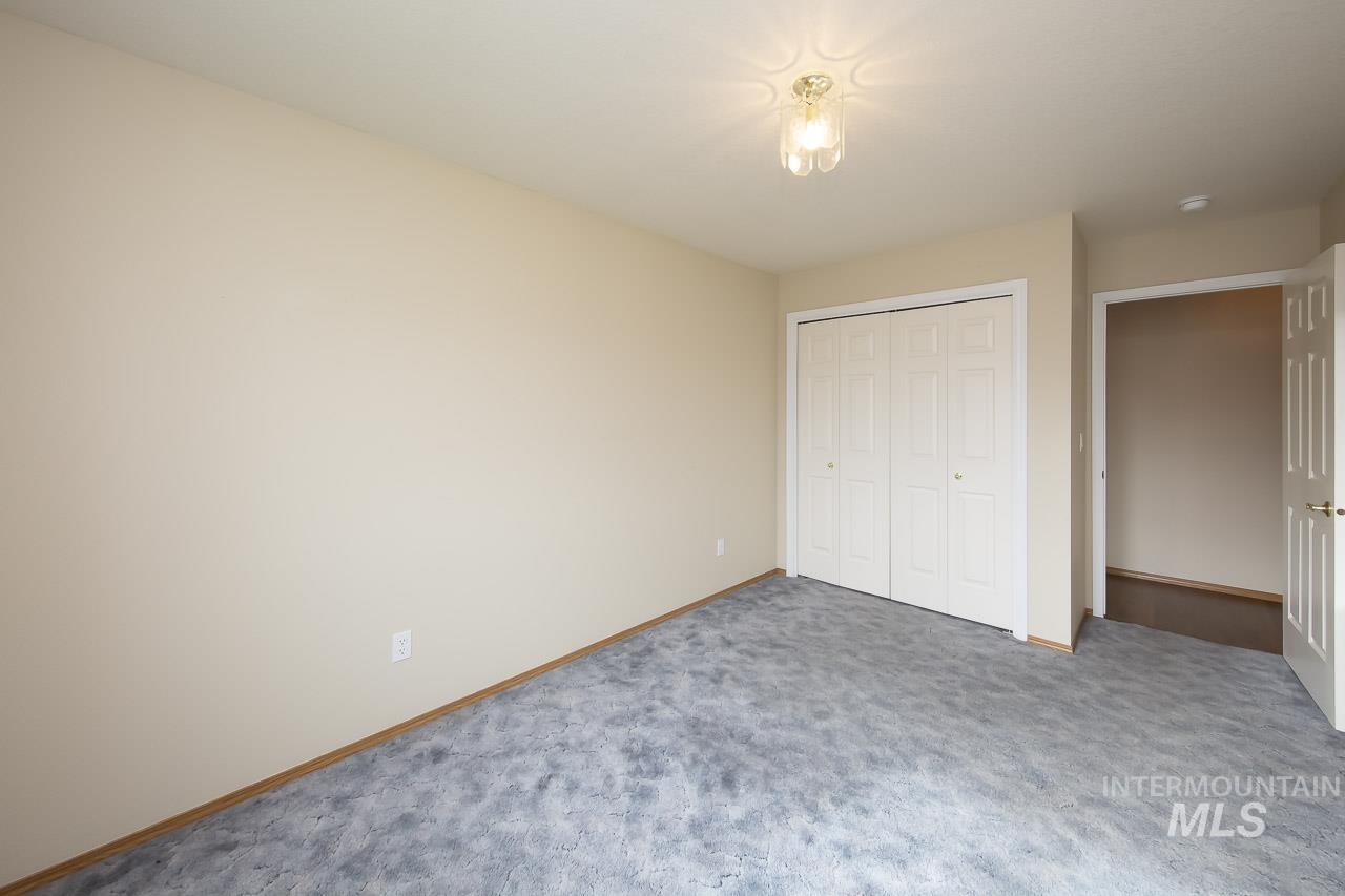 1100 Burnett Dr, Nampa, Idaho 83651, 3 Bedrooms, 2 Bathrooms, Residential For Sale, Price $325,000,MLS 98989445