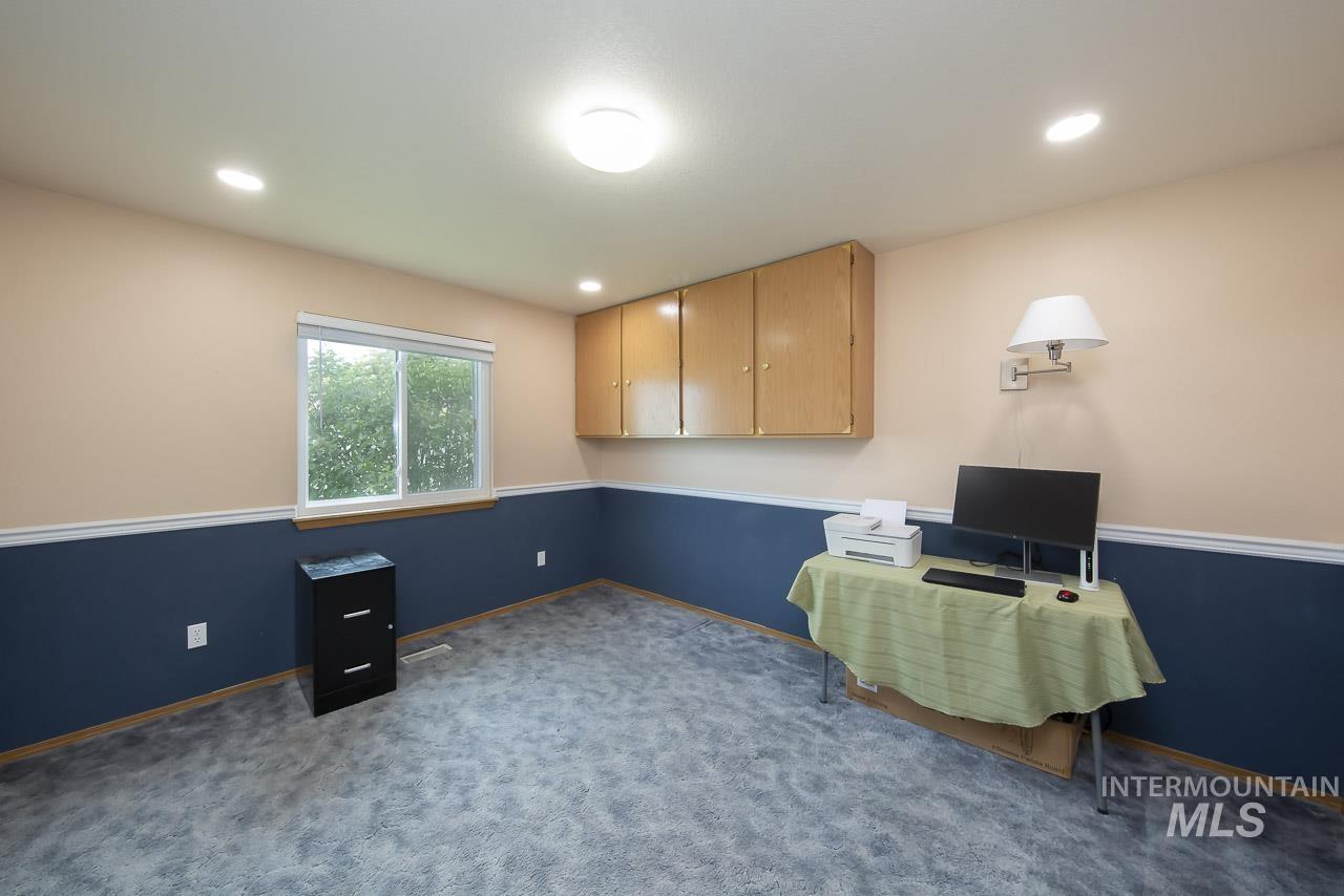 1100 Burnett Dr, Nampa, Idaho 83651, 3 Bedrooms, 2 Bathrooms, Residential For Sale, Price $325,000,MLS 98989445