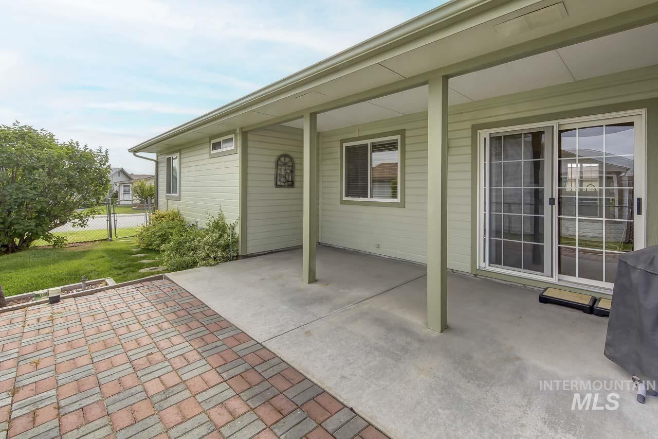 1100 Burnett Dr, Nampa, Idaho 83651, 3 Bedrooms, 2 Bathrooms, Residential For Sale, Price $325,000,MLS 98989445
