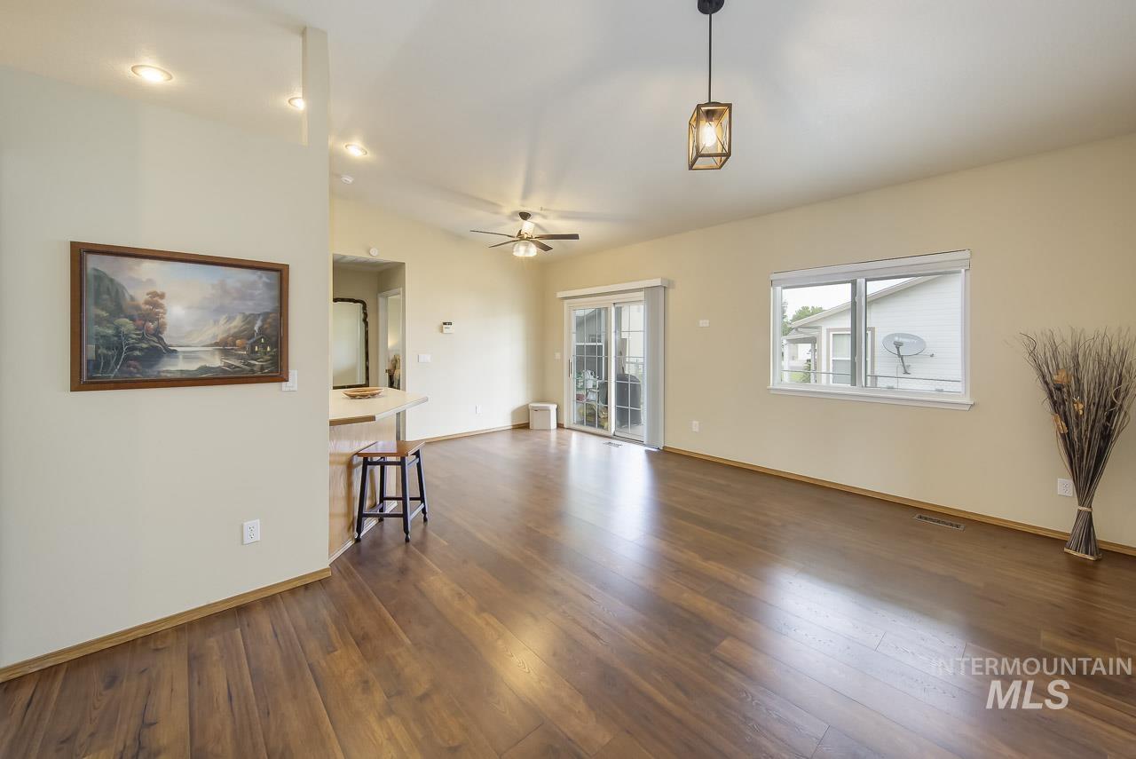 1100 Burnett Dr, Nampa, Idaho 83651, 3 Bedrooms, 2 Bathrooms, Residential For Sale, Price $325,000,MLS 98989445