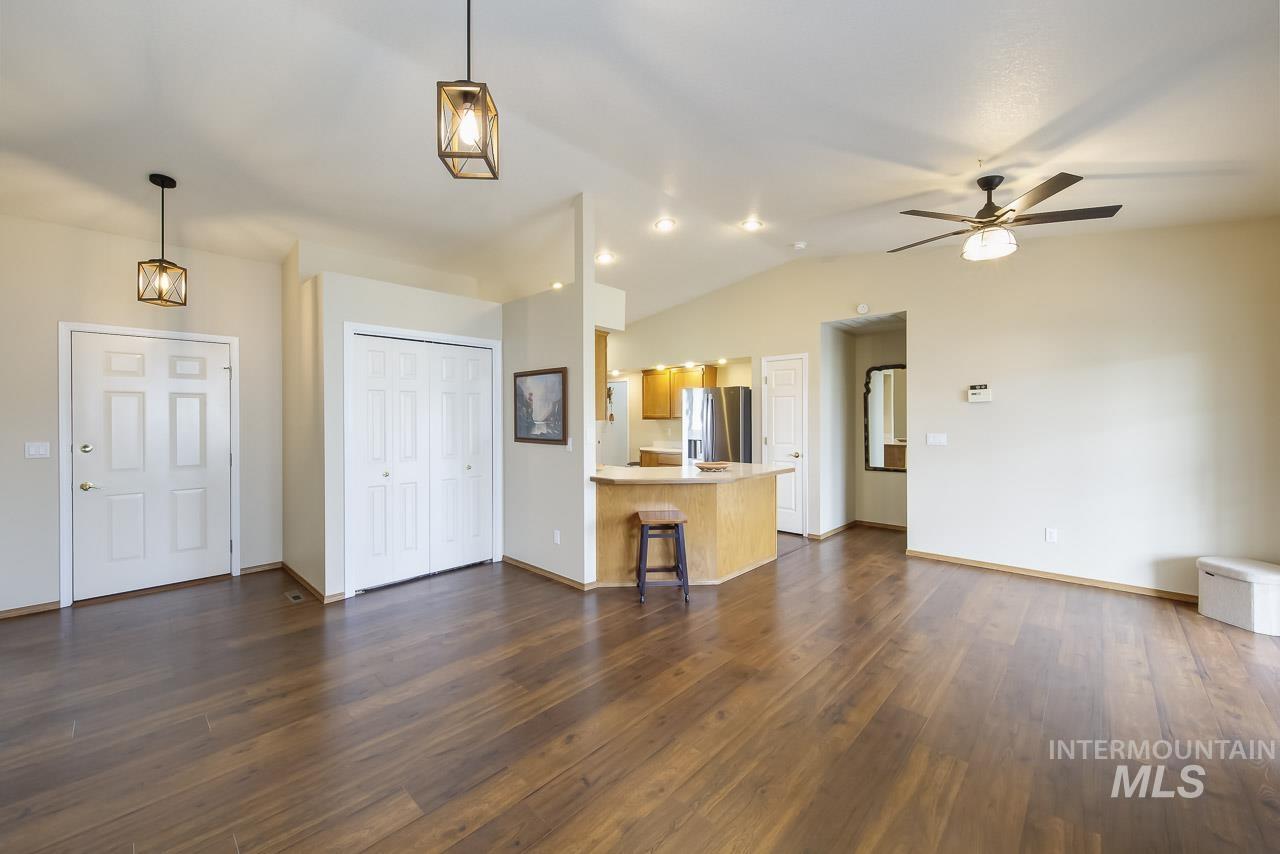 1100 Burnett Dr, Nampa, Idaho 83651, 3 Bedrooms, 2 Bathrooms, Residential For Sale, Price $325,000,MLS 98989445
