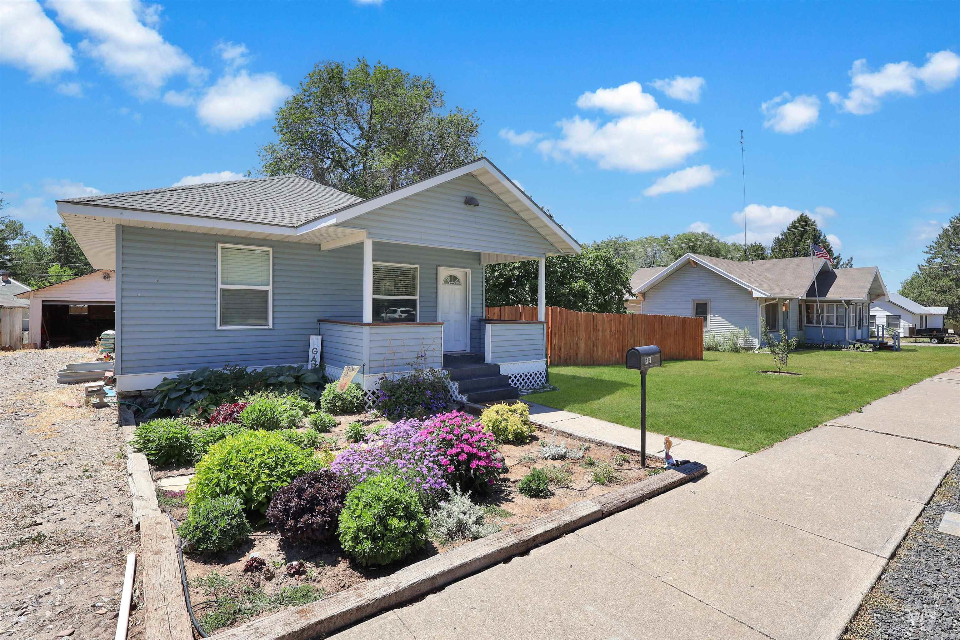 409 E Ave C, Jerome, Idaho 83338, 3 Bedrooms, 1 Bathroom, Residential For Sale, Price $295,000,MLS 98989446
