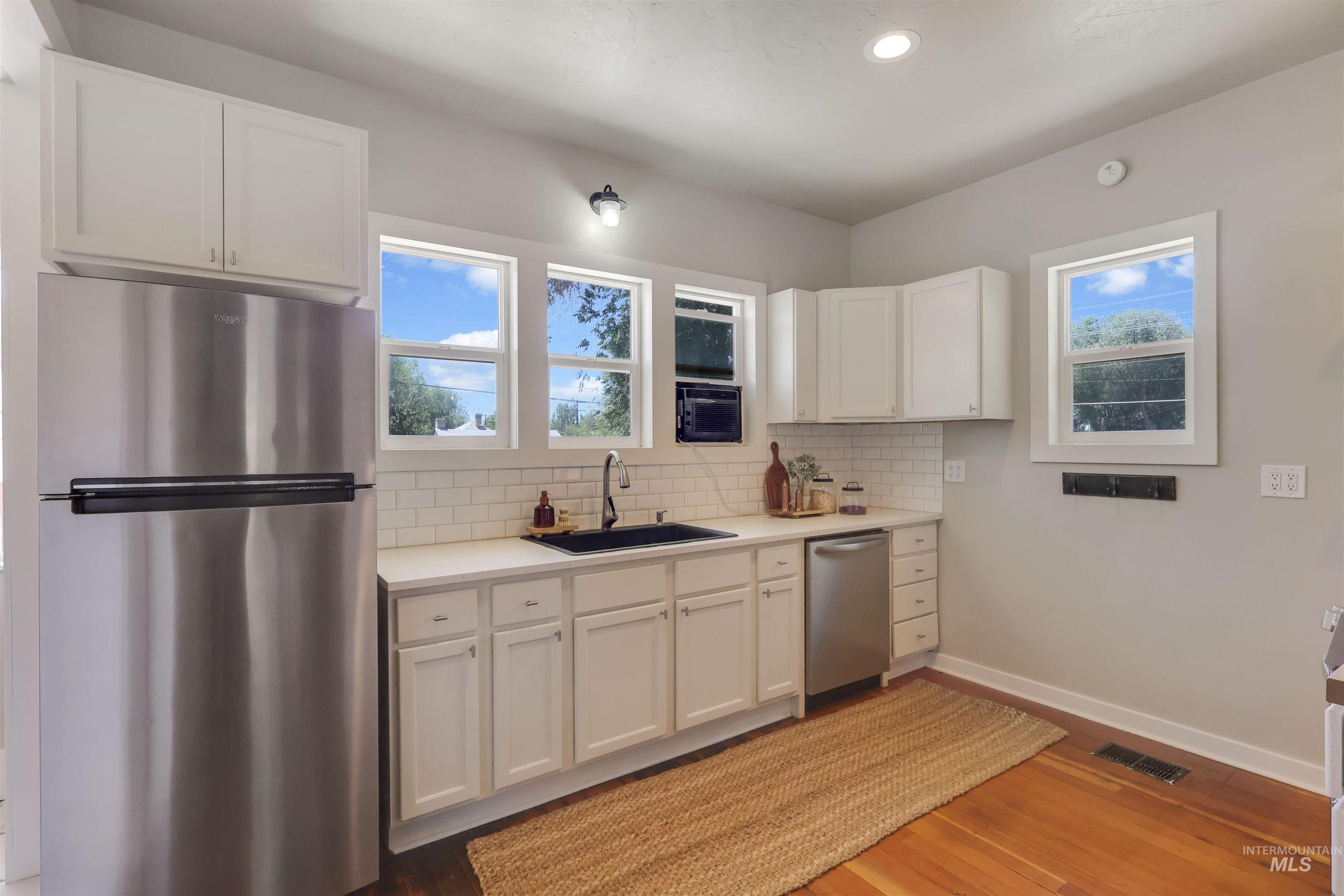 409 E Ave C, Jerome, Idaho 83338, 3 Bedrooms, 1 Bathroom, Residential For Sale, Price $295,000,MLS 98989446