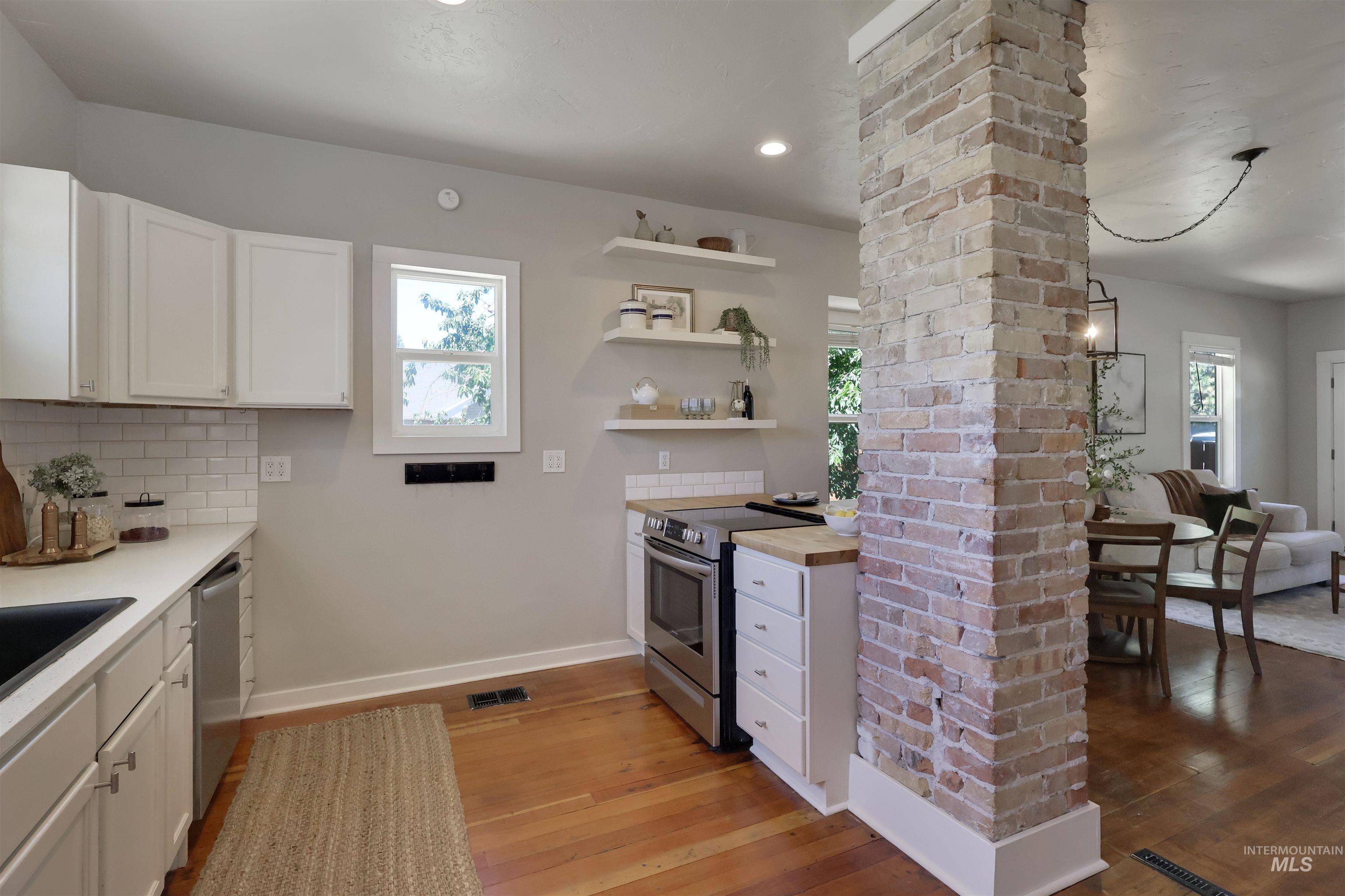 409 E Ave C, Jerome, Idaho 83338, 3 Bedrooms, 1 Bathroom, Residential For Sale, Price $295,000,MLS 98989446