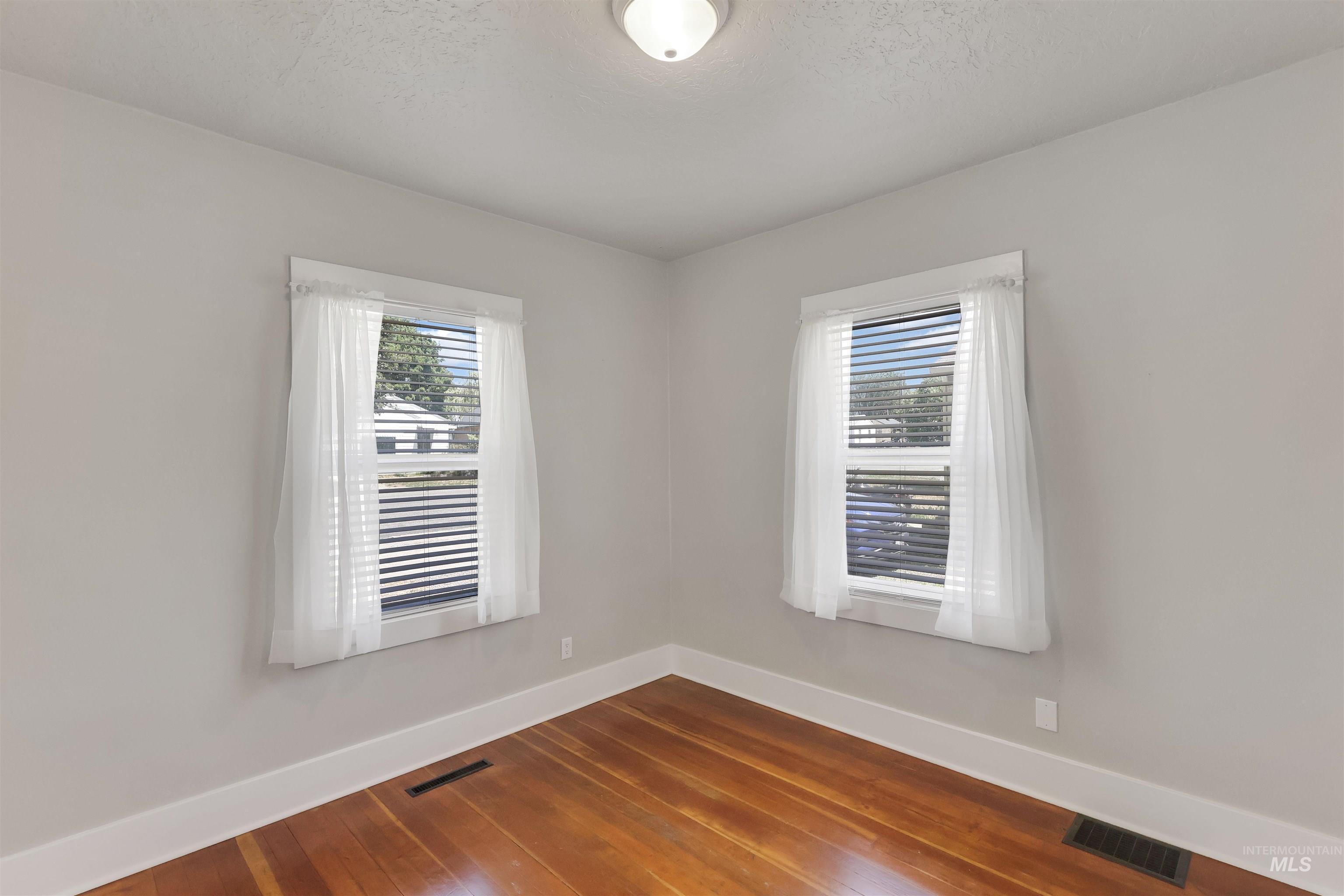 409 E Ave C, Jerome, Idaho 83338, 3 Bedrooms, 1 Bathroom, Residential For Sale, Price $295,000,MLS 98989446