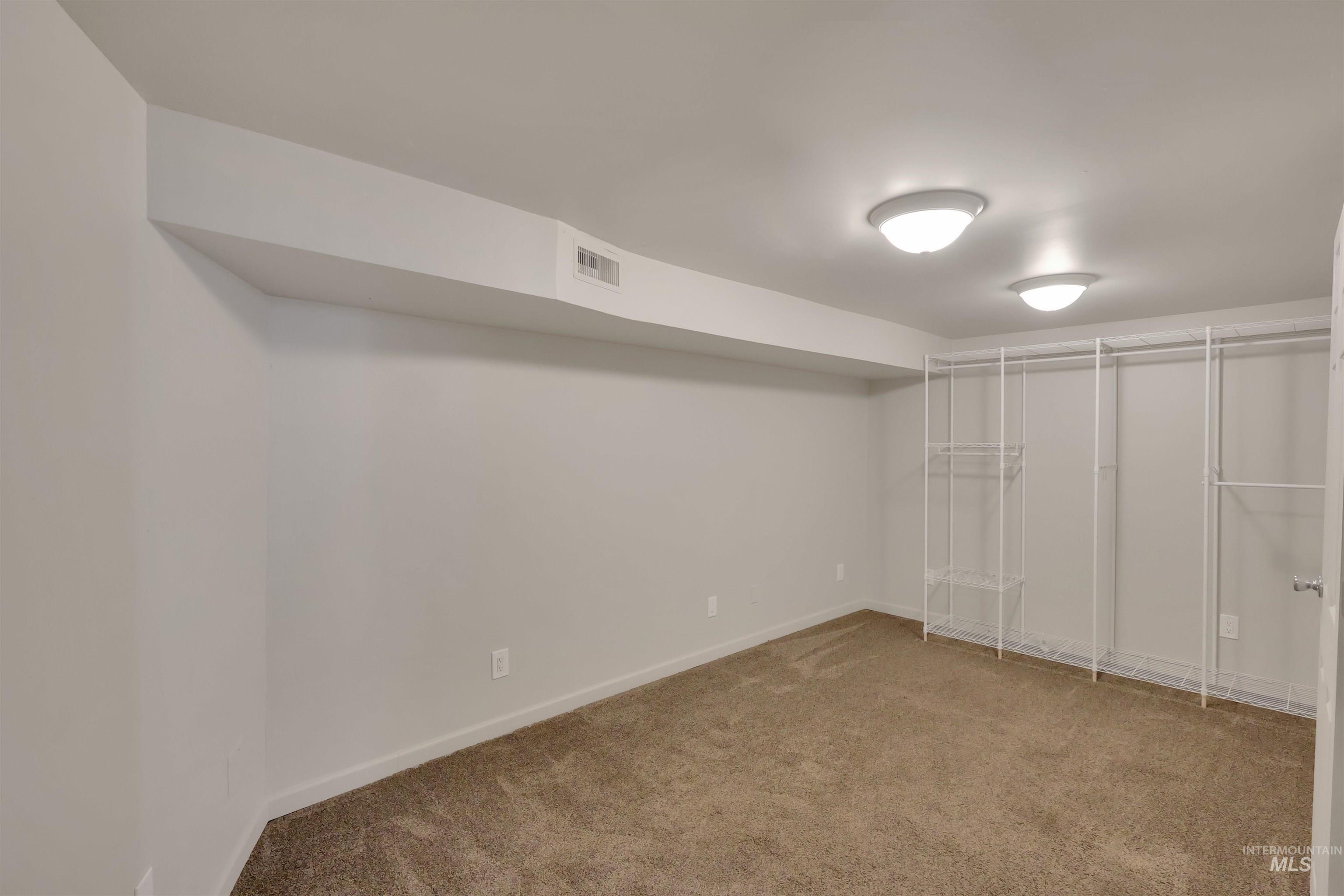 409 E Ave C, Jerome, Idaho 83338, 3 Bedrooms, 1 Bathroom, Residential For Sale, Price $295,000,MLS 98989446