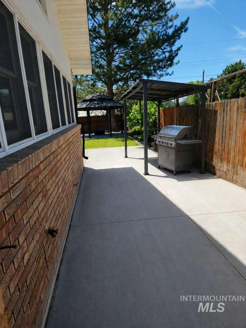 1909 Granada Dr, Twin Falls, Idaho 83301, 7 Bedrooms, 3 Bathrooms, Residential For Sale, Price $539,000,MLS 98989447