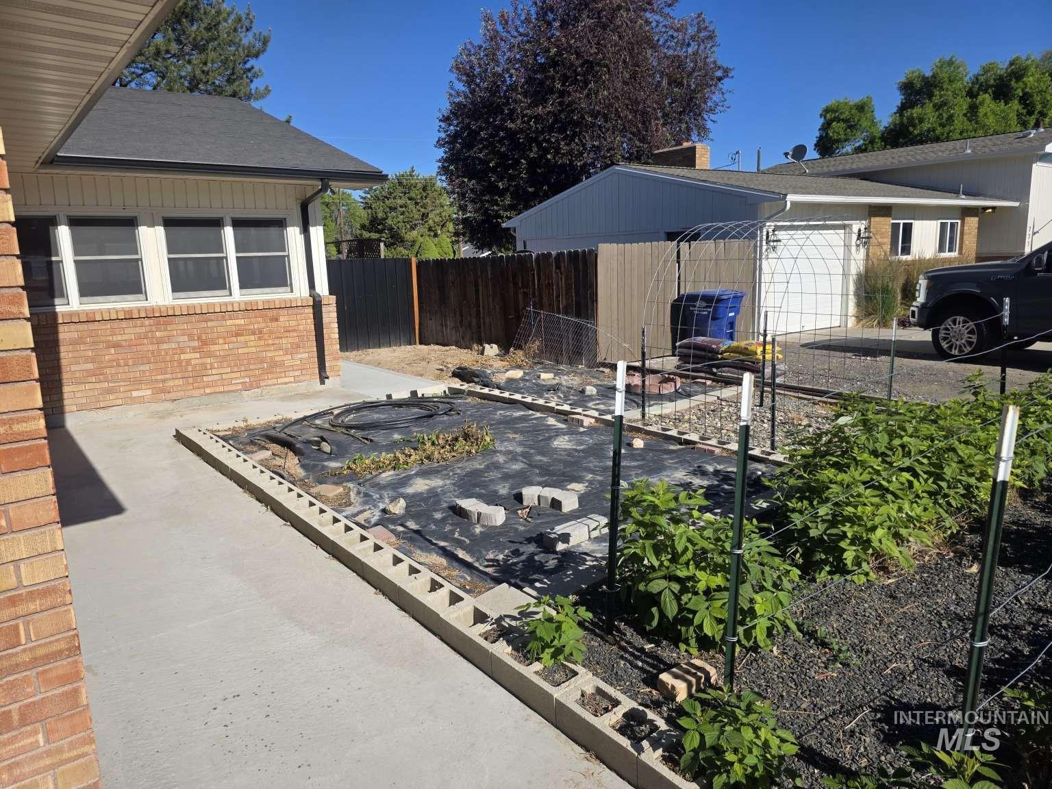 1909 Granada Dr, Twin Falls, Idaho 83301, 7 Bedrooms, 3 Bathrooms, Residential For Sale, Price $539,000,MLS 98989447