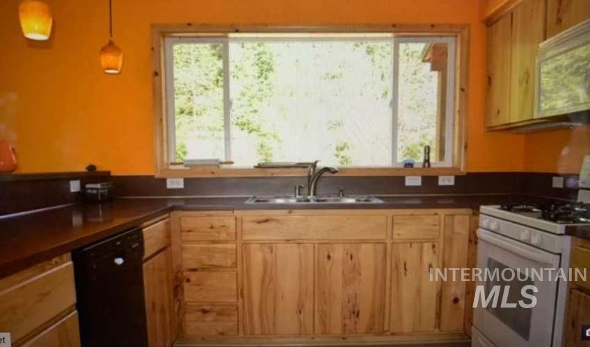 1021 Smokey Bear Ln, Kendrick, Idaho 83537, 3 Bedrooms, 1 Bathroom, Farm & Ranch For Sale, Price $900,000,MLS 98989448