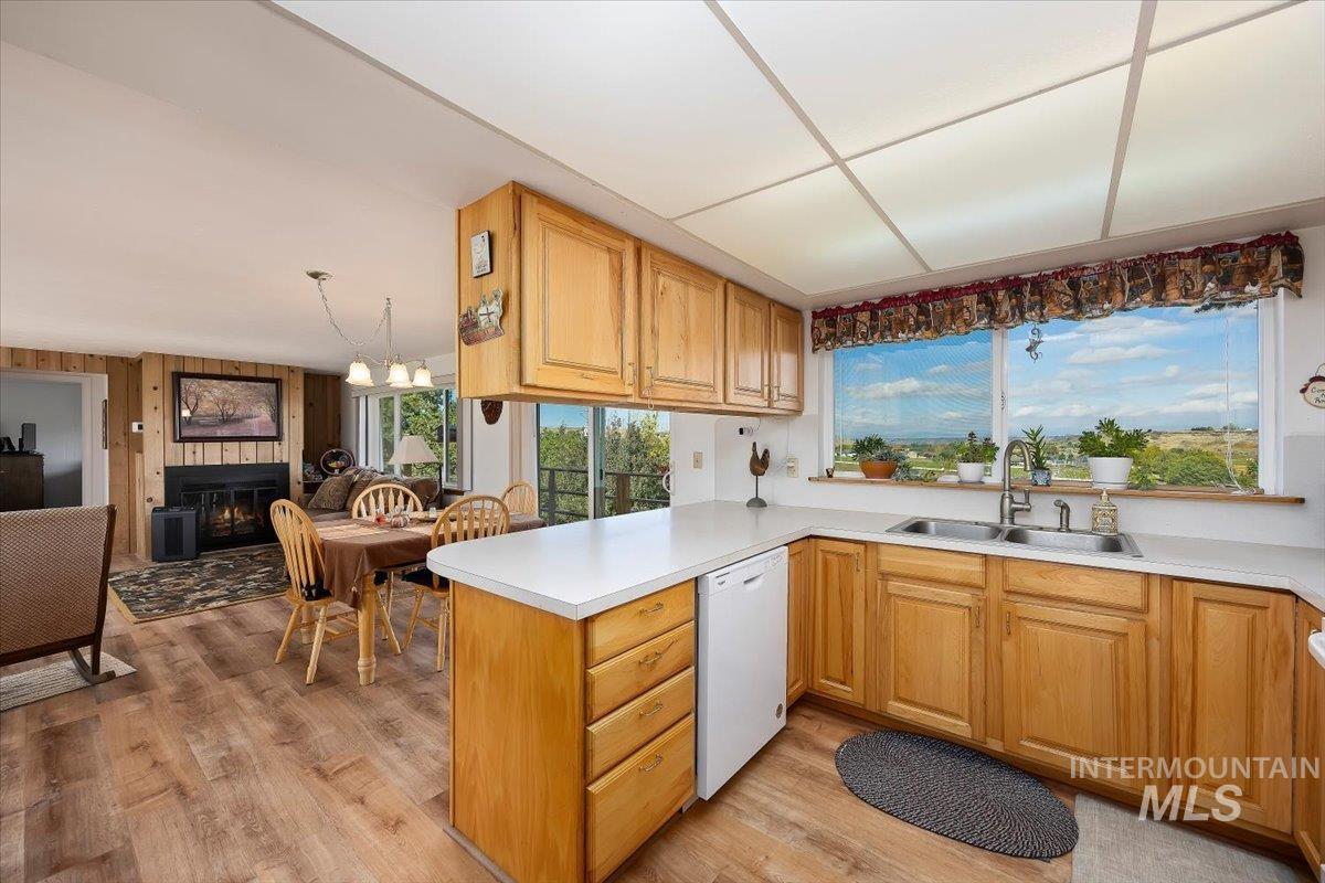 982 A E 2700 S, Hagerman, Idaho 83332, 3 Bedrooms, 3 Bathrooms, Residential For Sale, Price $539,000, 98989460