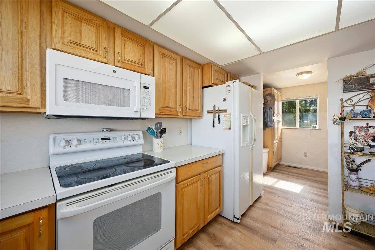 982 A E 2700 S, Hagerman, Idaho 83332, 3 Bedrooms, 3 Bathrooms, Residential For Sale, Price $539,000, 98989460