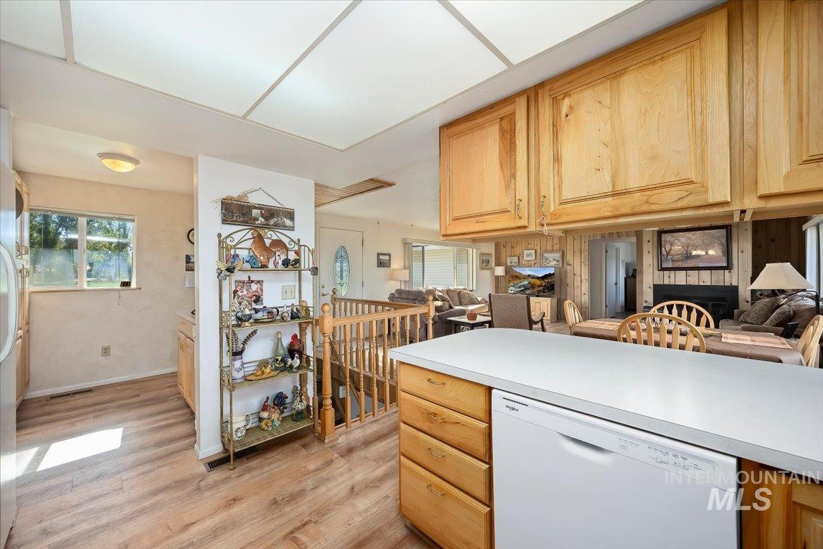 982 A E 2700 S, Hagerman, Idaho 83332, 3 Bedrooms, 3 Bathrooms, Residential For Sale, Price $539,000, 98989460
