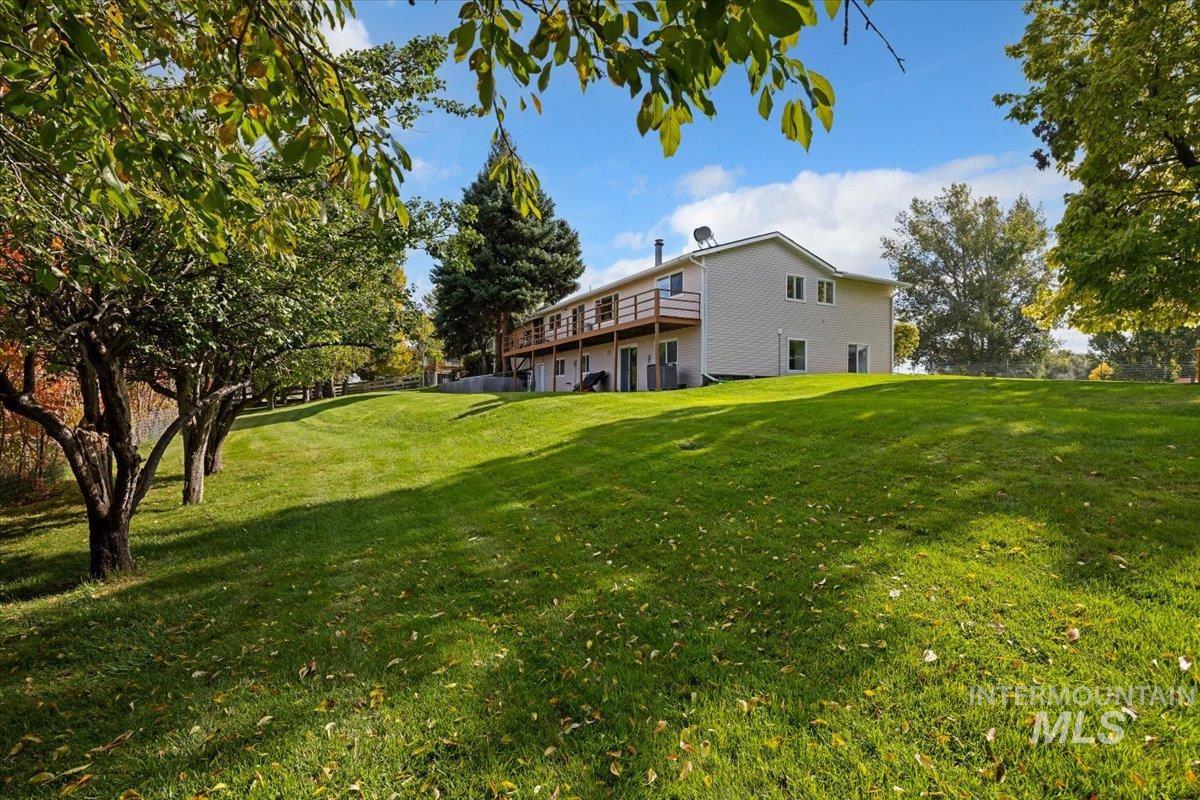 982 A E 2700 S, Hagerman, Idaho 83332, 3 Bedrooms, 3 Bathrooms, Residential For Sale, Price $539,000, 98989460