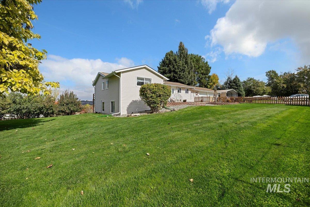 982 A E 2700 S, Hagerman, Idaho 83332, 3 Bedrooms, 3 Bathrooms, Residential For Sale, Price $539,000, 98989460