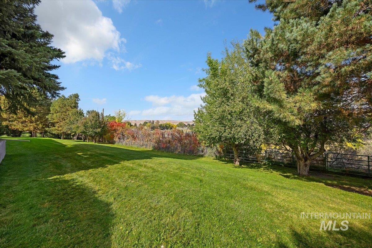 982 A E 2700 S, Hagerman, Idaho 83332, 3 Bedrooms, 3 Bathrooms, Residential For Sale, Price $539,000, 98989460