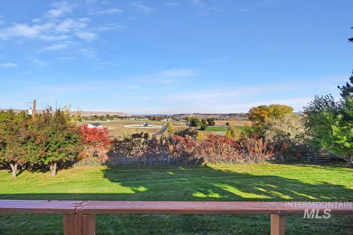 982 A E 2700 S, Hagerman, Idaho 83332, 3 Bedrooms, 3 Bathrooms, Residential For Sale, Price $539,000, 98989460
