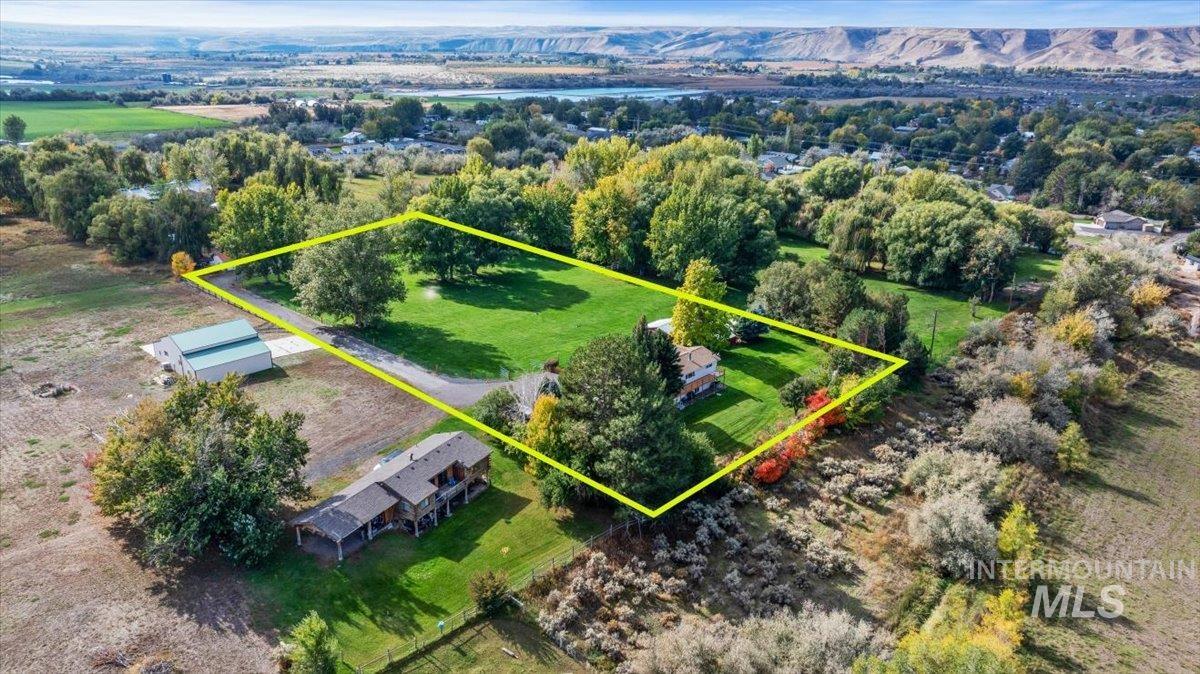 982 A E 2700 S, Hagerman, Idaho 83332, 3 Bedrooms, 3 Bathrooms, Residential For Sale, Price $539,000, 98989460