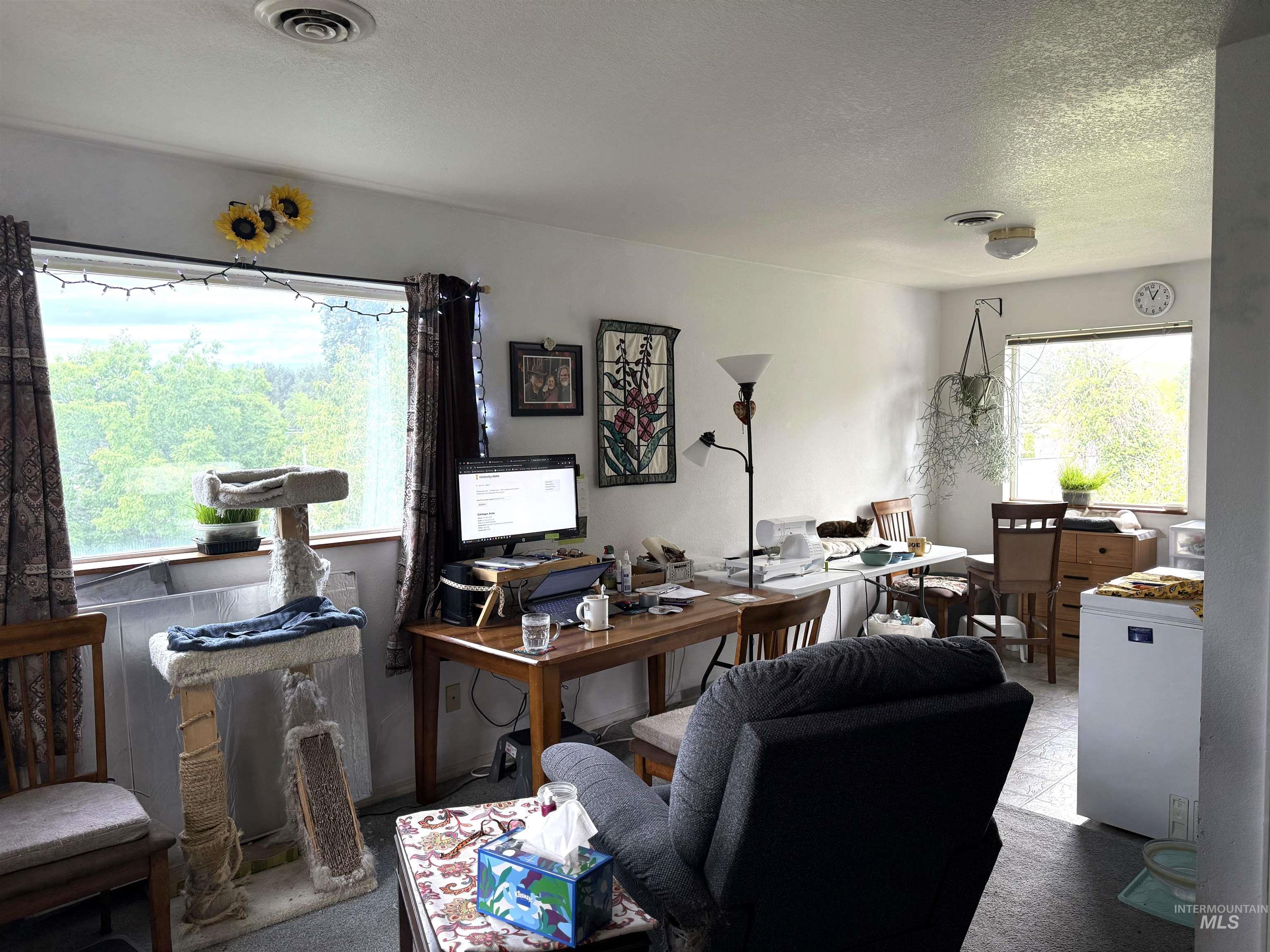 725 / 727 Brent Dr., Moscow, Idaho 83843, 3 Bedrooms, 1.5 Bathrooms, Residential Income For Sale, Price $460,000,MLS 98989468
