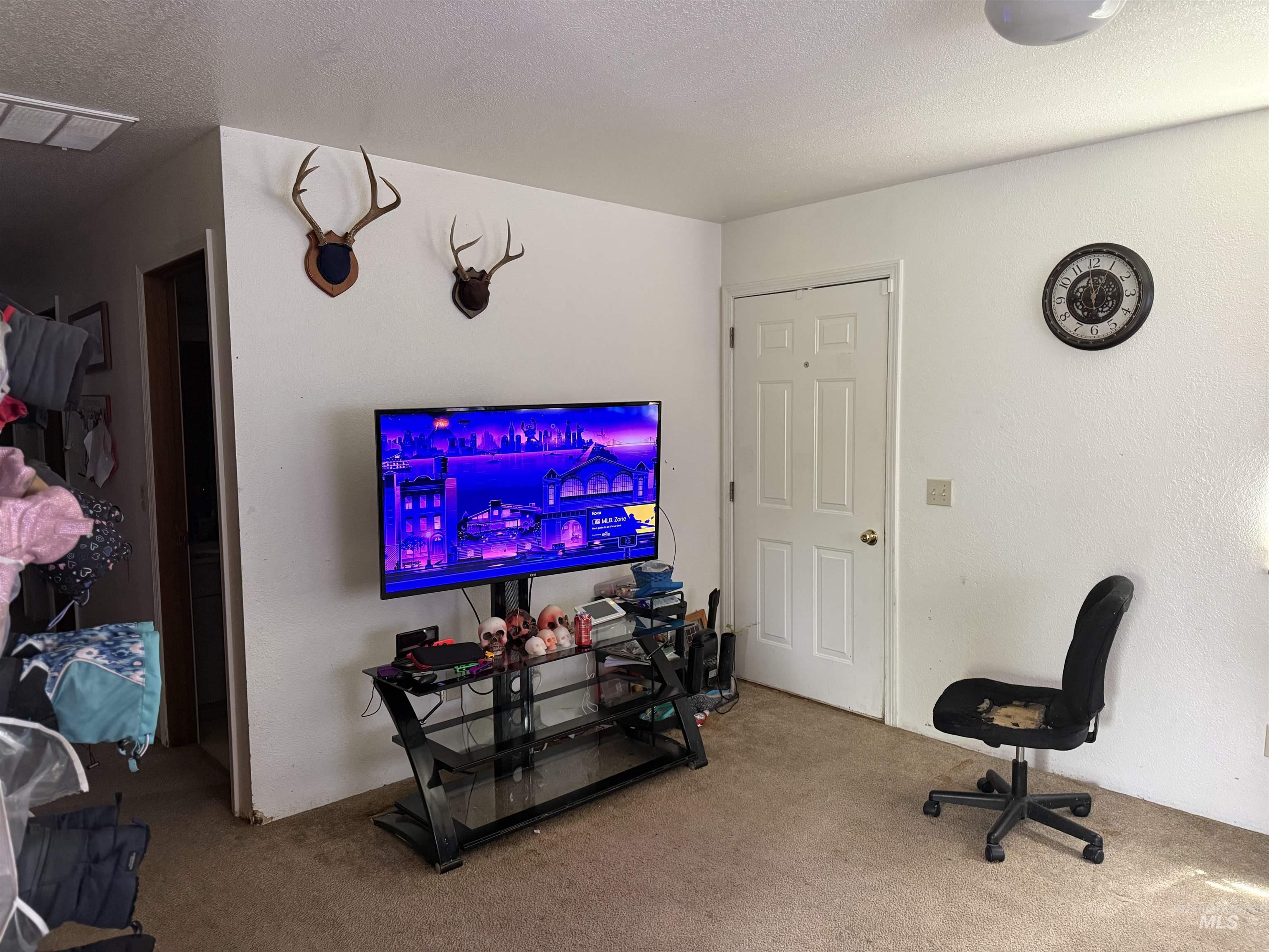 725 / 727 Brent Dr., Moscow, Idaho 83843, 3 Bedrooms, 1.5 Bathrooms, Residential Income For Sale, Price $460,000,MLS 98989468