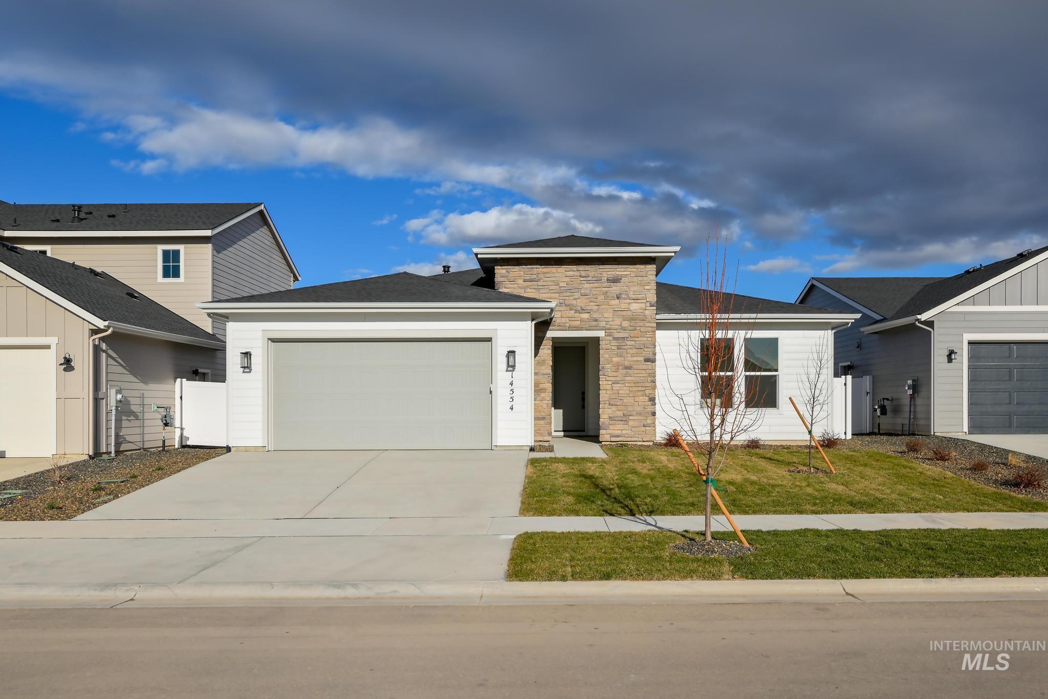 8496 W Millcreek Ct, Star, Idaho 83669, 3 Bedrooms, 2 Bathrooms, Residential For Sale, Price $559,000, 98989471