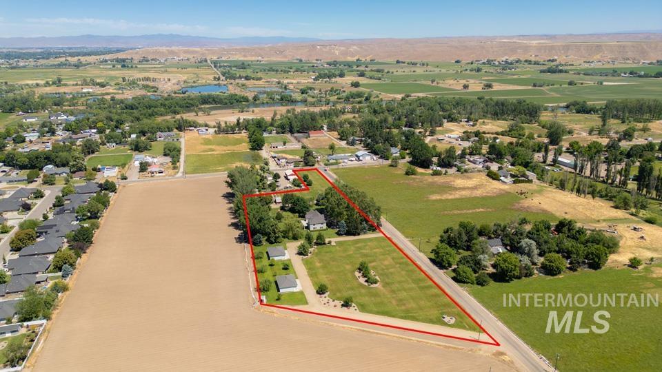 7923 Richey Rd, Fruitland, Idaho 83619, 4 Bedrooms, 2.5 Bathrooms, Residential For Sale, Price $1,150,000,MLS 98989474