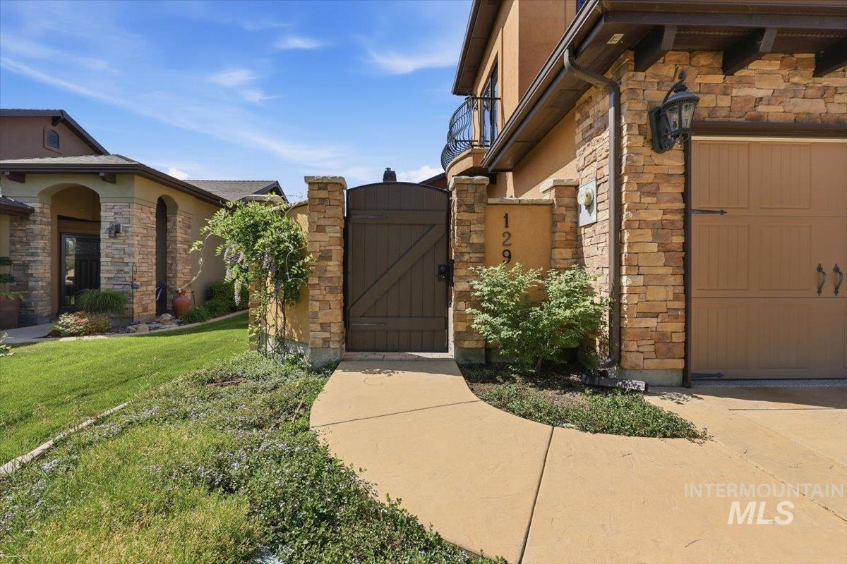 129 Cholla Hills, Meridian, Idaho 83646, 3 Bedrooms, 2.5 Bathrooms, Residential For Sale, Price $654,900,MLS 98989475