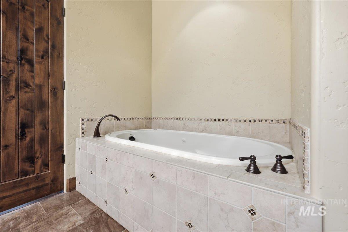 129 Cholla Hills, Meridian, Idaho 83646, 3 Bedrooms, 2.5 Bathrooms, Residential For Sale, Price $654,900,MLS 98989475