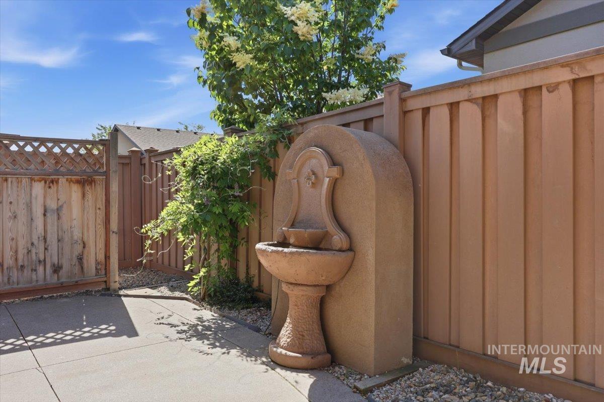 129 Cholla Hills, Meridian, Idaho 83646, 3 Bedrooms, 2.5 Bathrooms, Residential For Sale, Price $654,900,MLS 98989475
