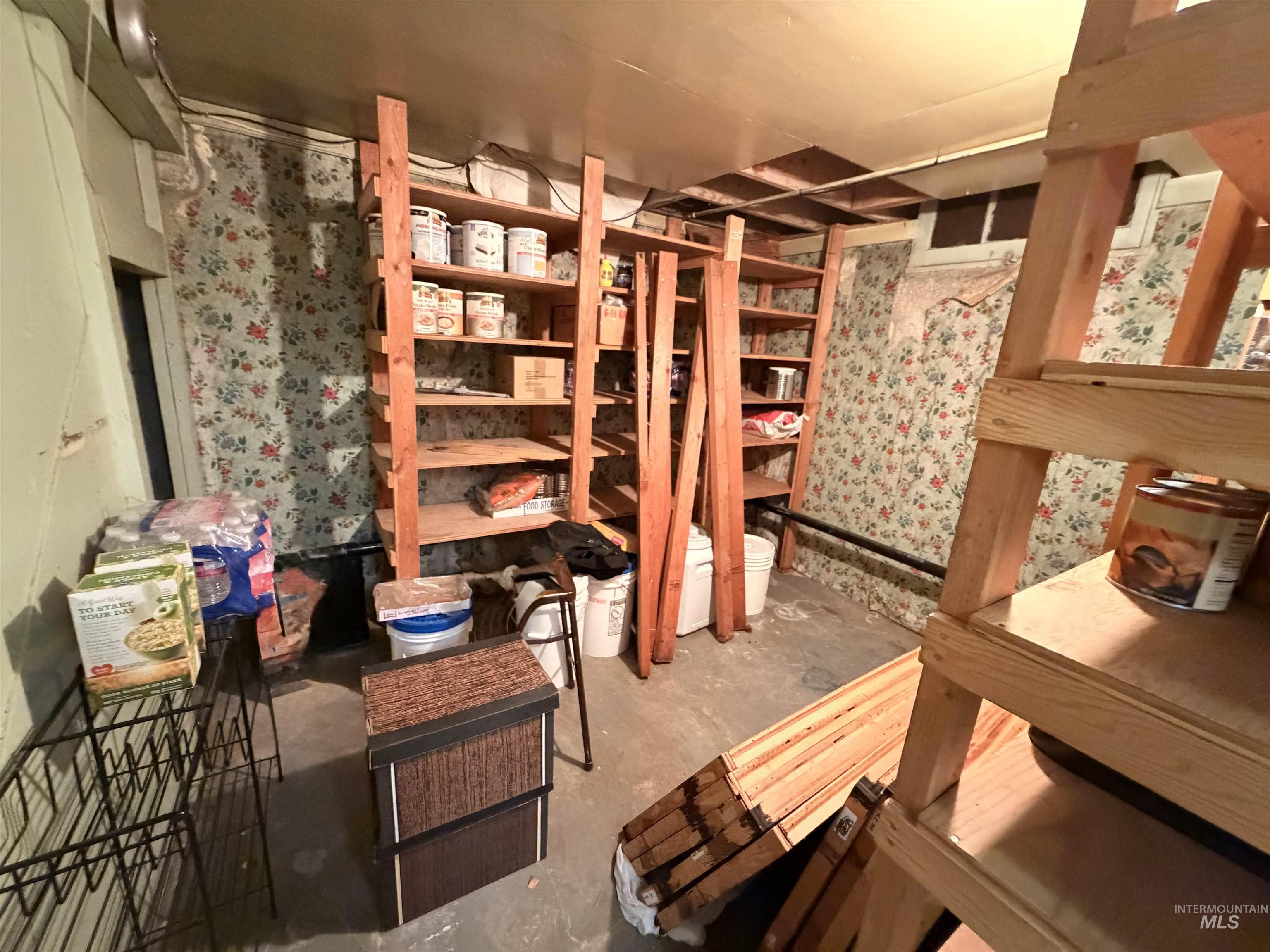 847 Locust Street, Twin Falls, Idaho 83301, 3 Bedrooms, 1.5 Bathrooms, Residential For Sale, Price $265,000,MLS 98989476