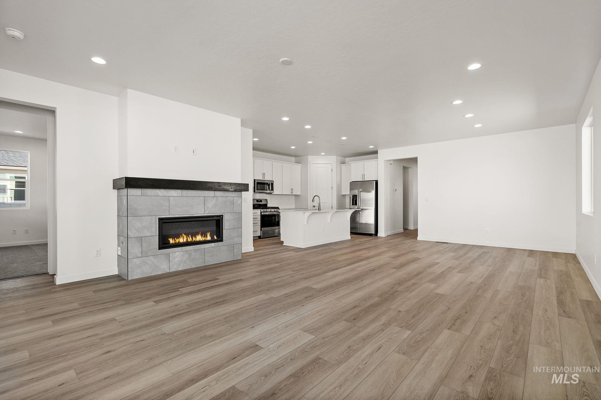 147 N Roscoe Ave., Kuna, Idaho 83634, 3 Bedrooms, 2 Bathrooms, Residential For Sale, Price $522,990, 98989478