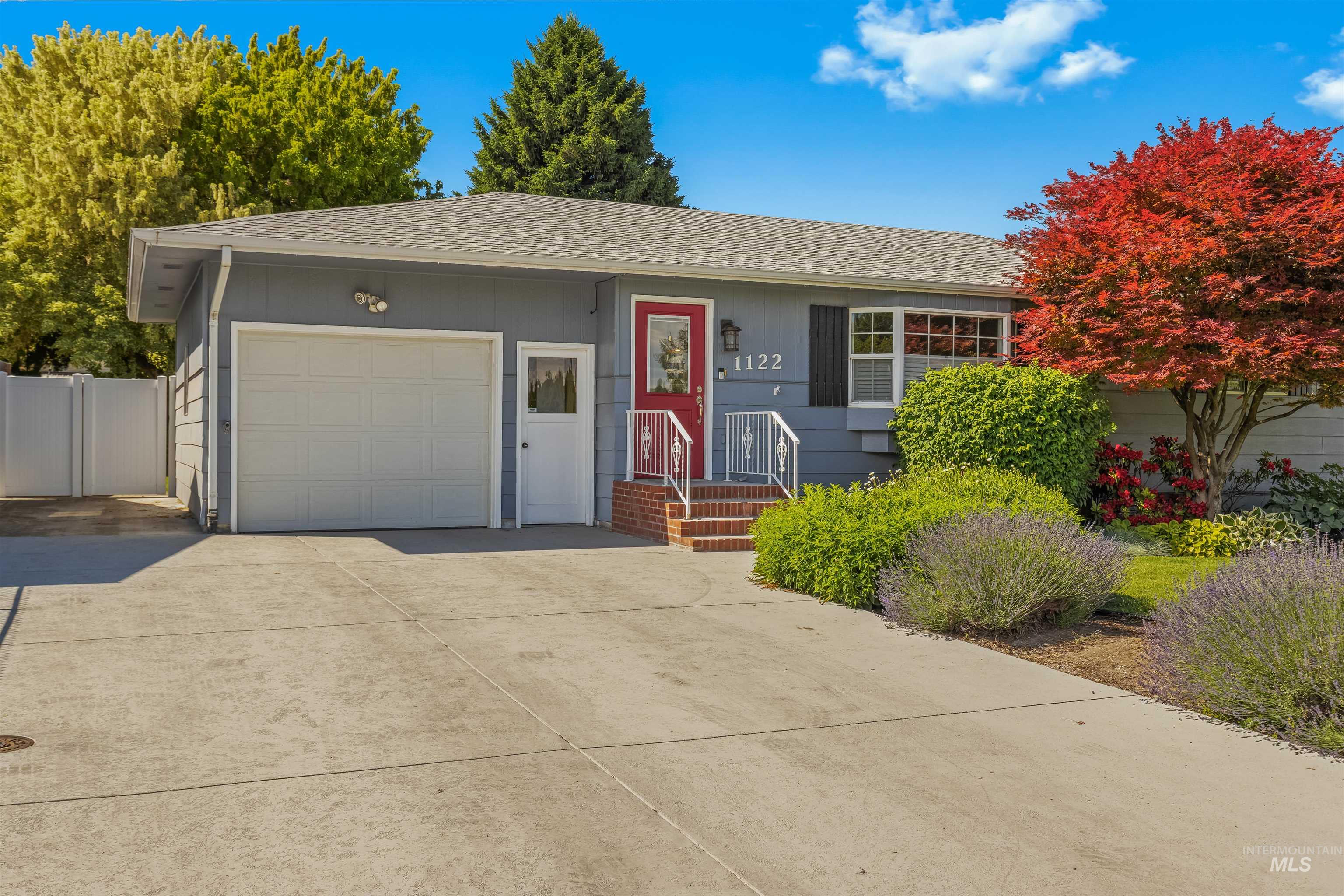 1122 Linden Dr, Lewiston, Idaho 83501, 3 Bedrooms, 2 Bathrooms, Residential For Sale, Price $399,900,MLS 98989482