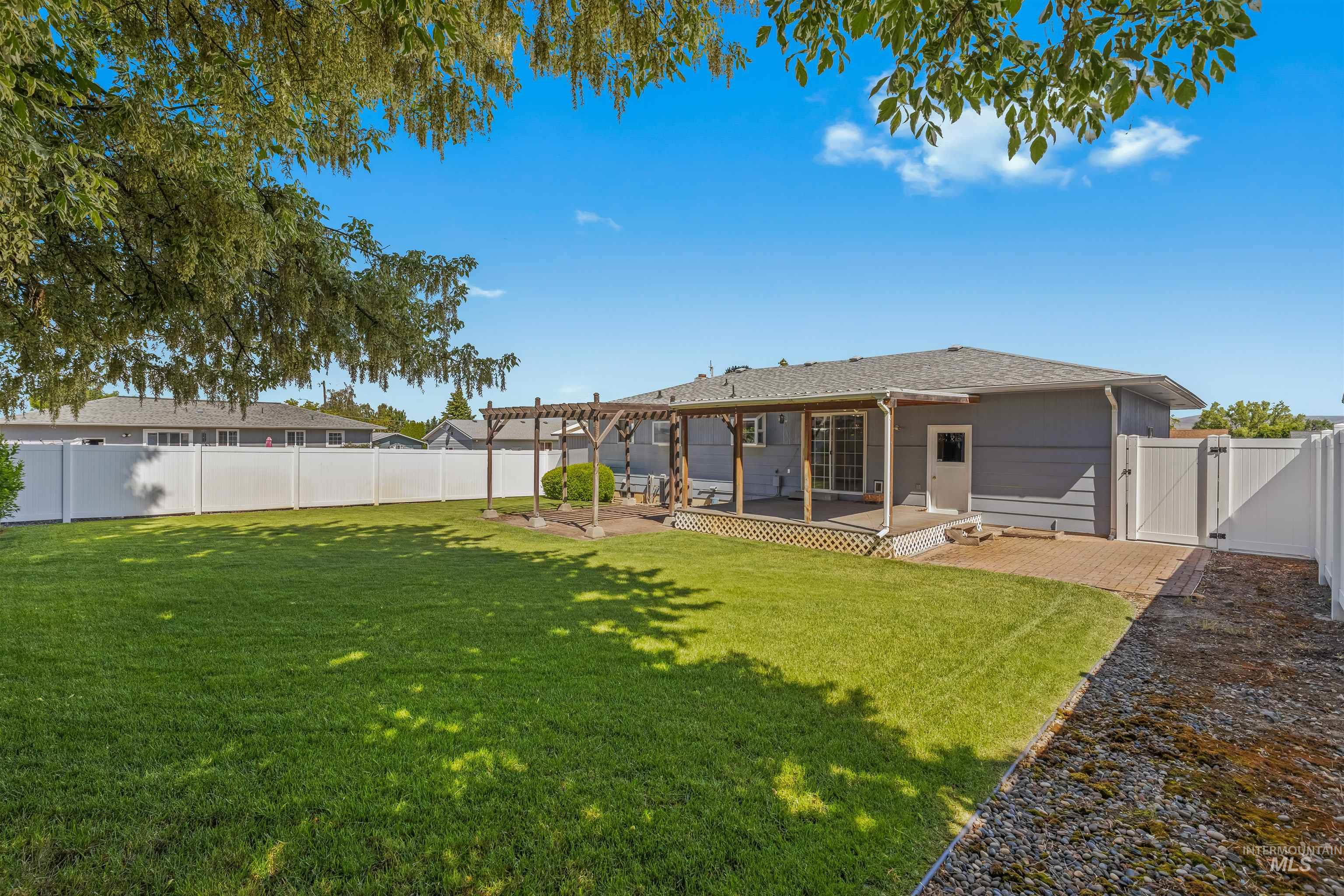 1122 Linden Dr, Lewiston, Idaho 83501, 3 Bedrooms, 2 Bathrooms, Residential For Sale, Price $399,900,MLS 98989482