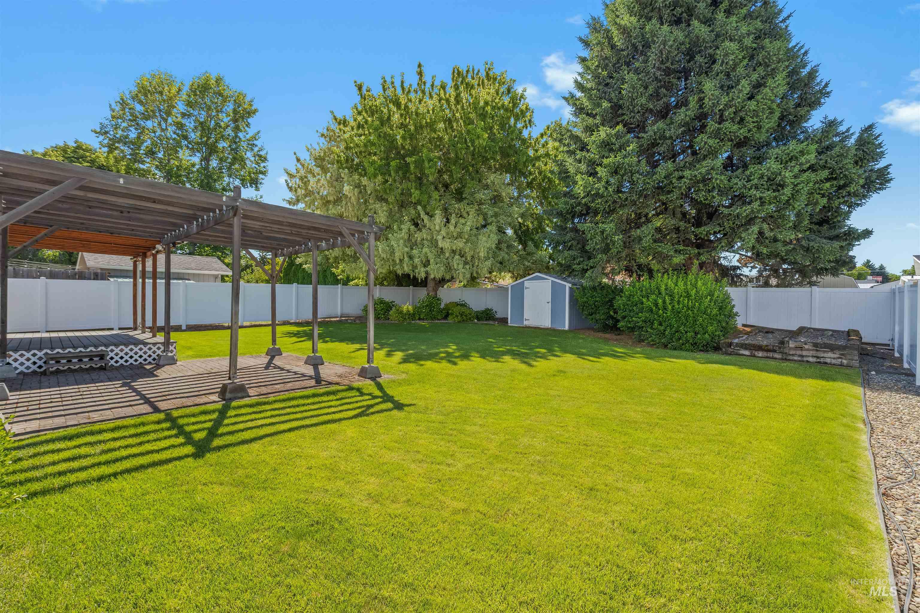 1122 Linden Dr, Lewiston, Idaho 83501, 3 Bedrooms, 2 Bathrooms, Residential For Sale, Price $399,900,MLS 98989482