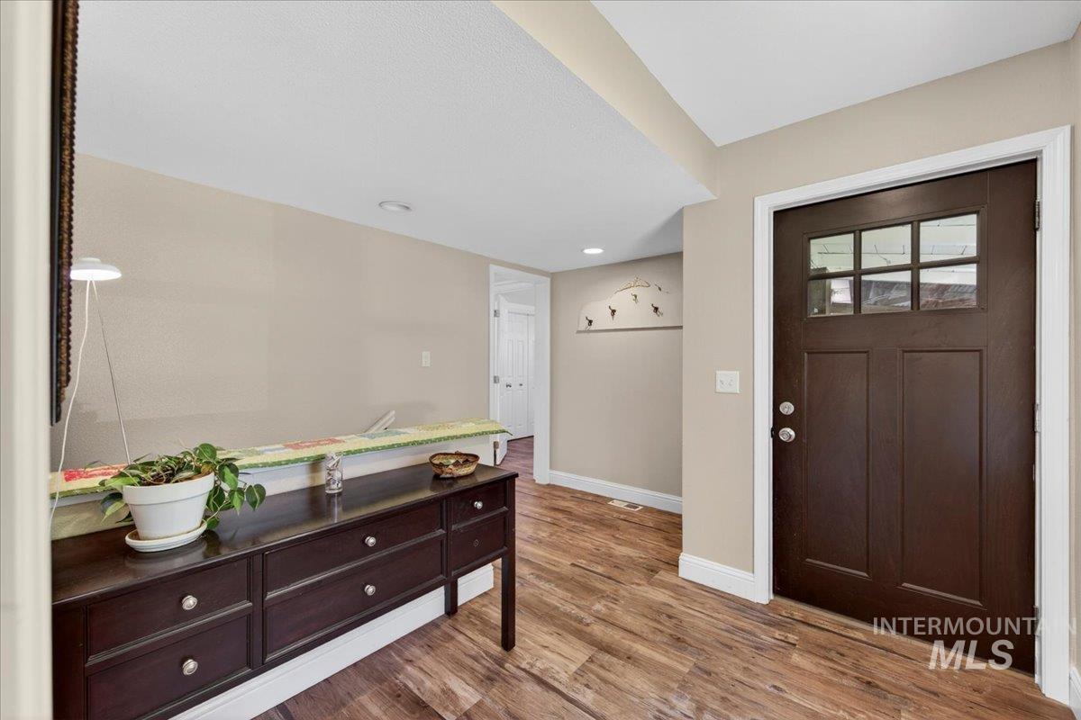 5 Wonacott Way, Boise, Idaho 83716, 4 Bedrooms, 2 Bathrooms, Residential For Sale, Price $625,000,MLS 98989497