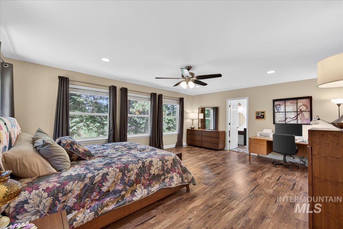 5 Wonacott Way, Boise, Idaho 83716, 4 Bedrooms, 2 Bathrooms, Residential For Sale, Price $625,000,MLS 98989497