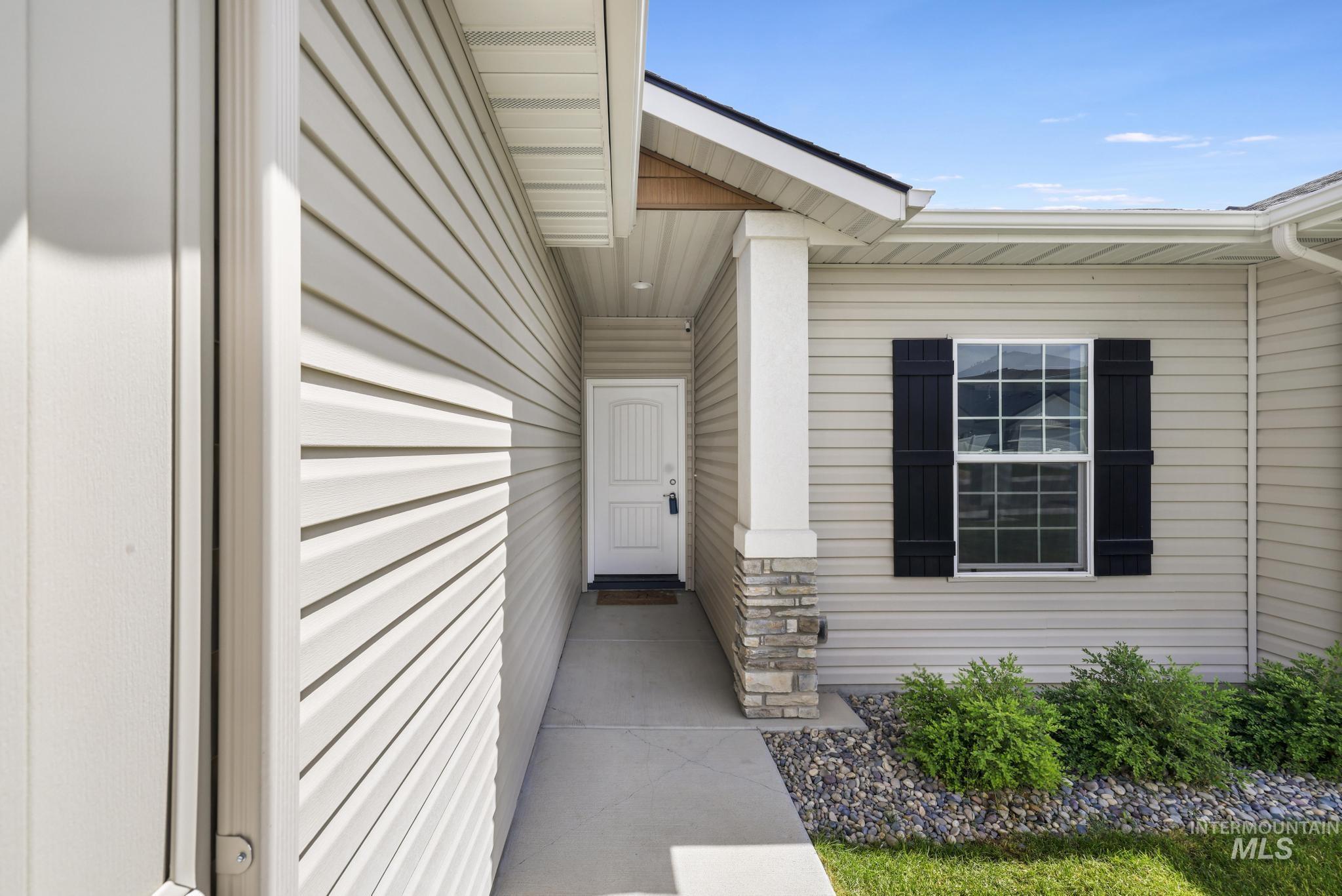 1017 Magnolia St., Burley, Idaho 83318, 3 Bedrooms, 2 Bathrooms, Residential For Sale, Price $320,000,MLS 98989499
