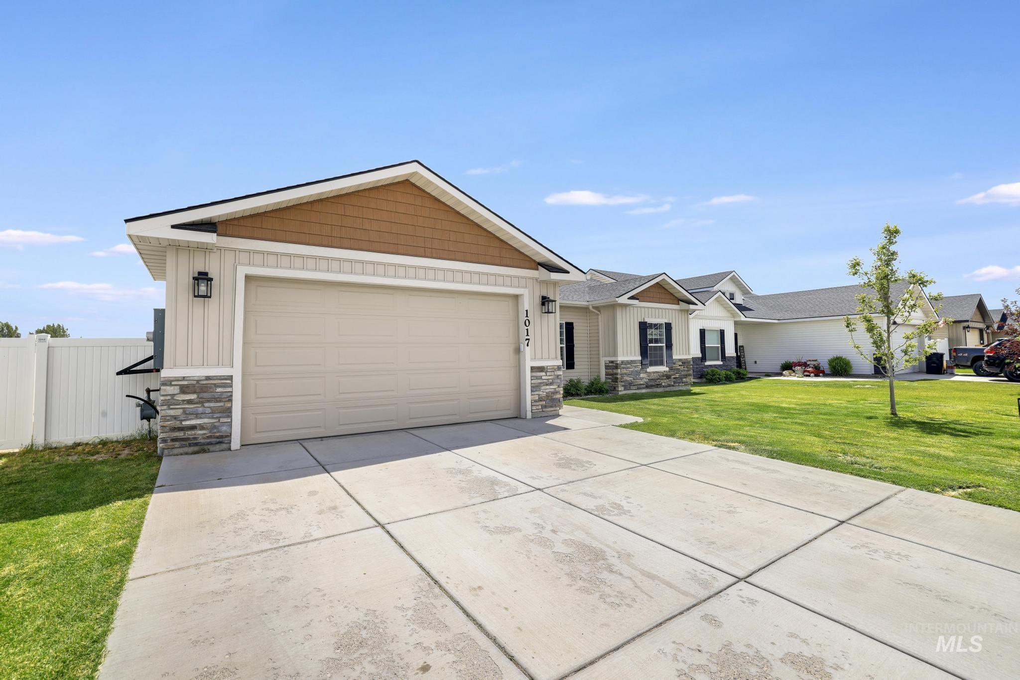 1017 Magnolia St., Burley, Idaho 83318, 3 Bedrooms, 2 Bathrooms, Residential For Sale, Price $320,000,MLS 98989499