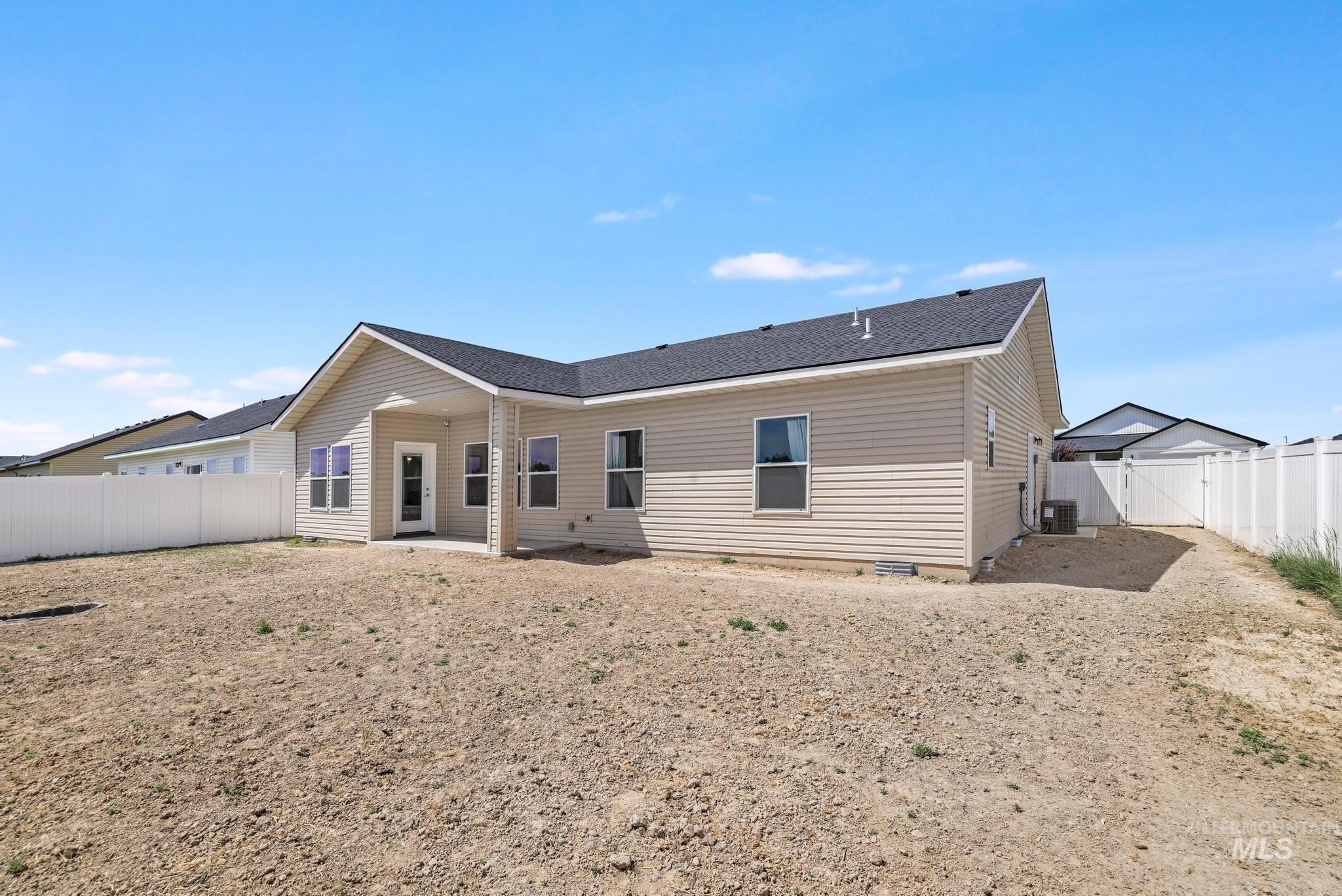 1017 Magnolia St., Burley, Idaho 83318, 3 Bedrooms, 2 Bathrooms, Residential For Sale, Price $320,000,MLS 98989499