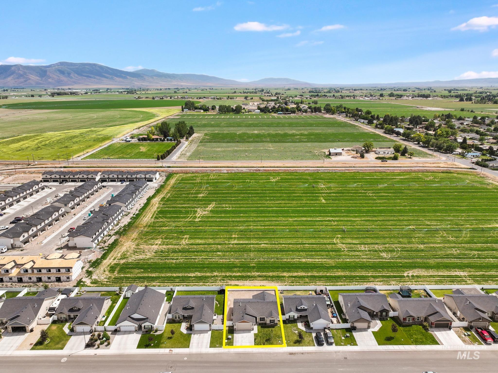 1017 Magnolia St., Burley, Idaho 83318, 3 Bedrooms, 2 Bathrooms, Residential For Sale, Price $320,000,MLS 98989499